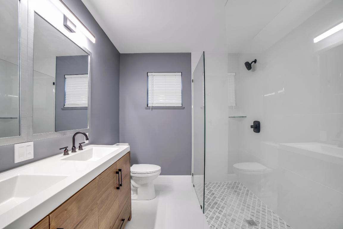 6309 SE Poinciana Lane