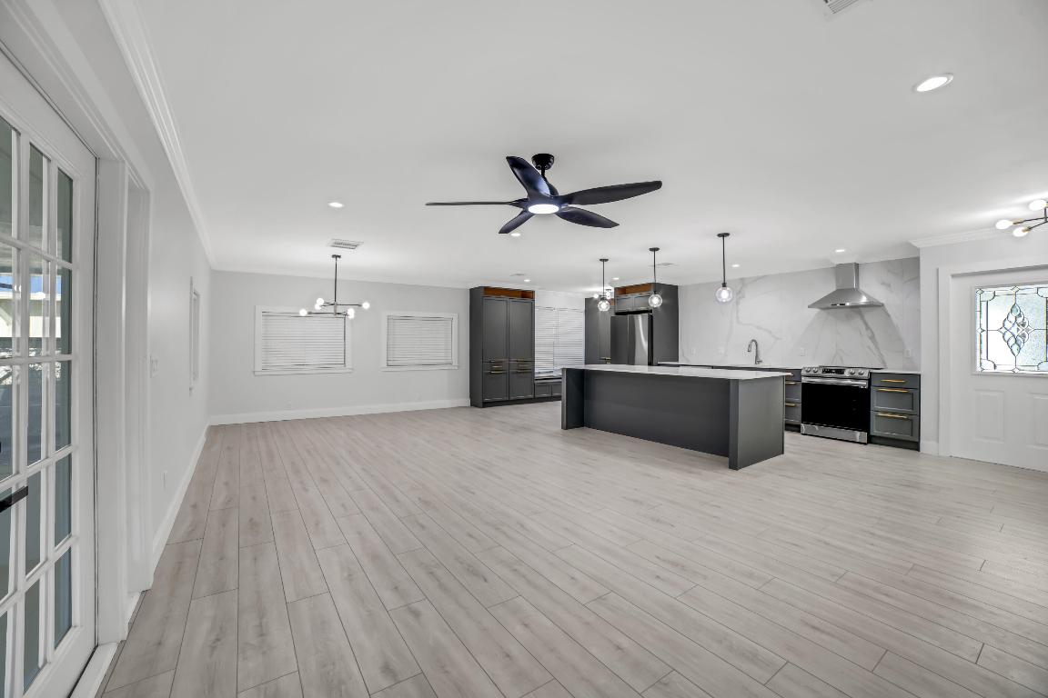 6309 SE Poinciana Lane