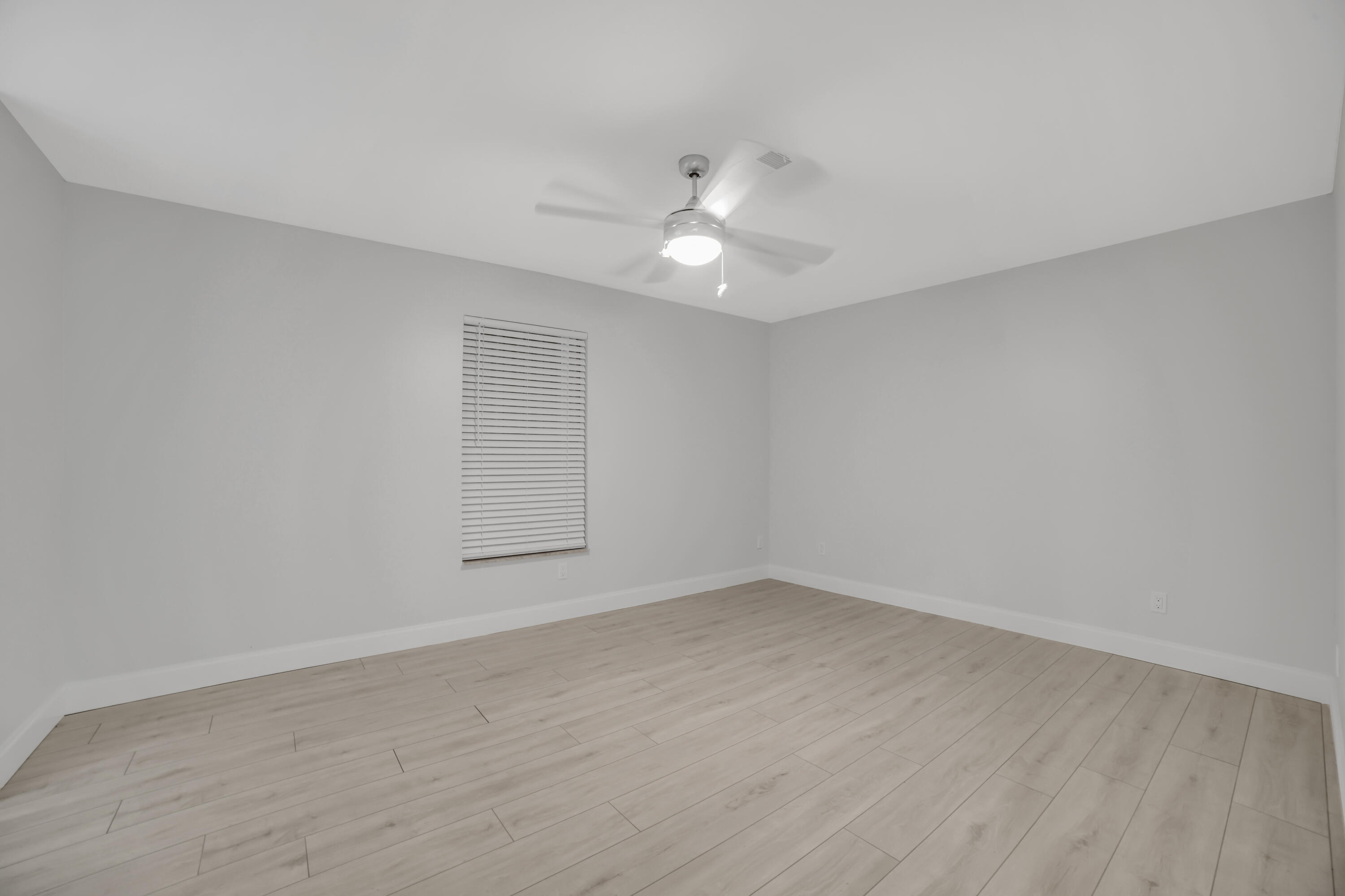 6309 SE Poinciana Lane