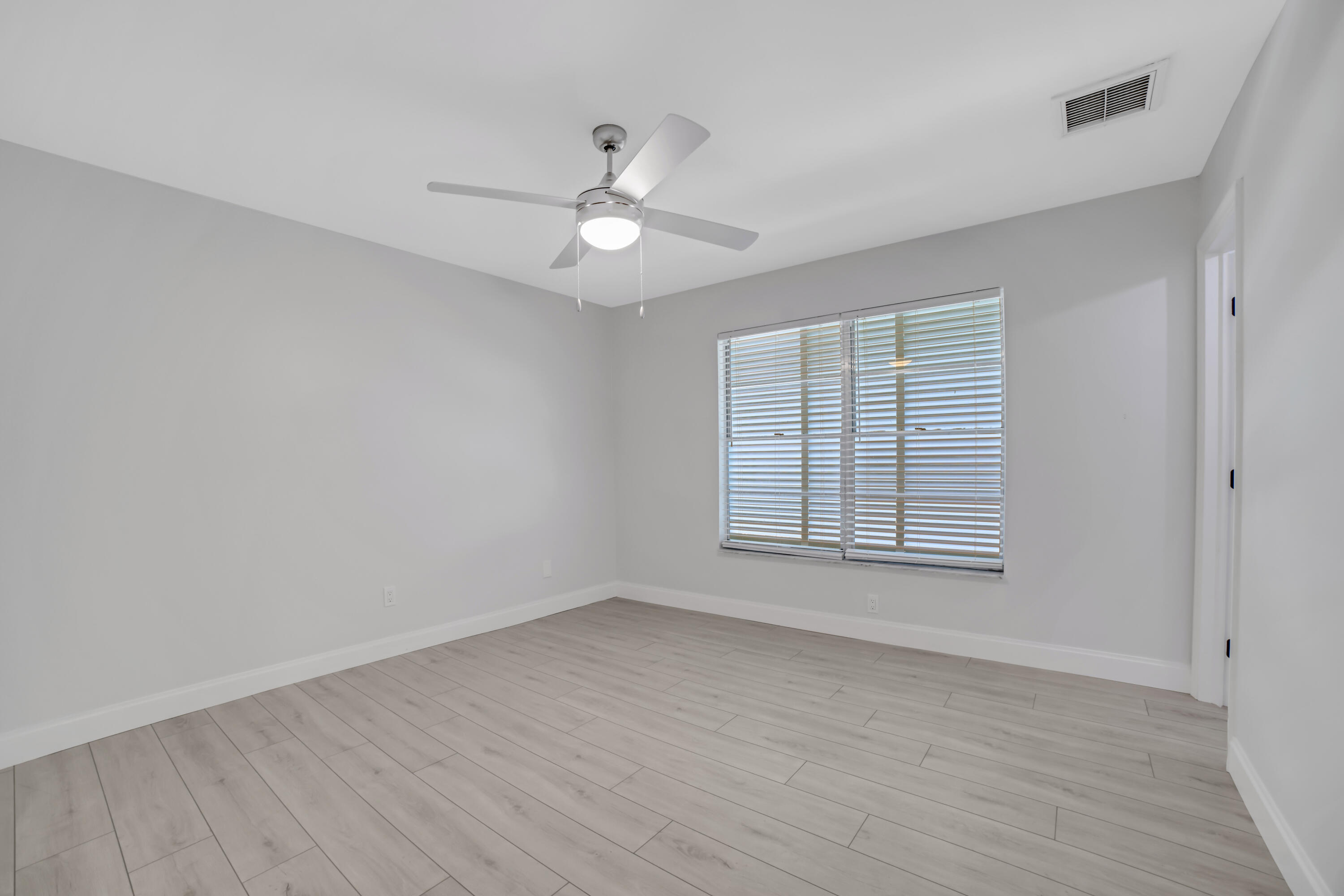 6309 SE Poinciana Lane