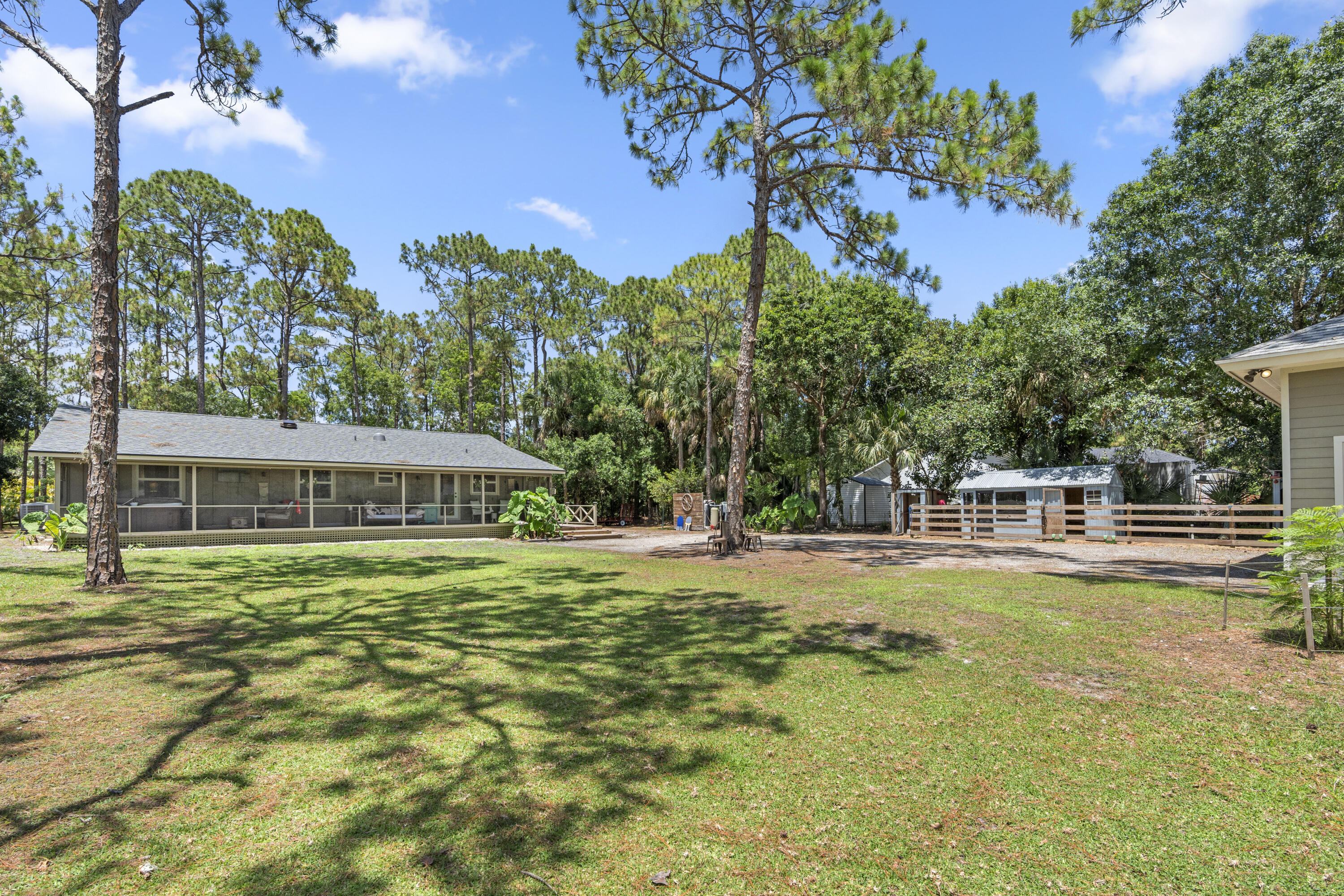 10786 165th Road N