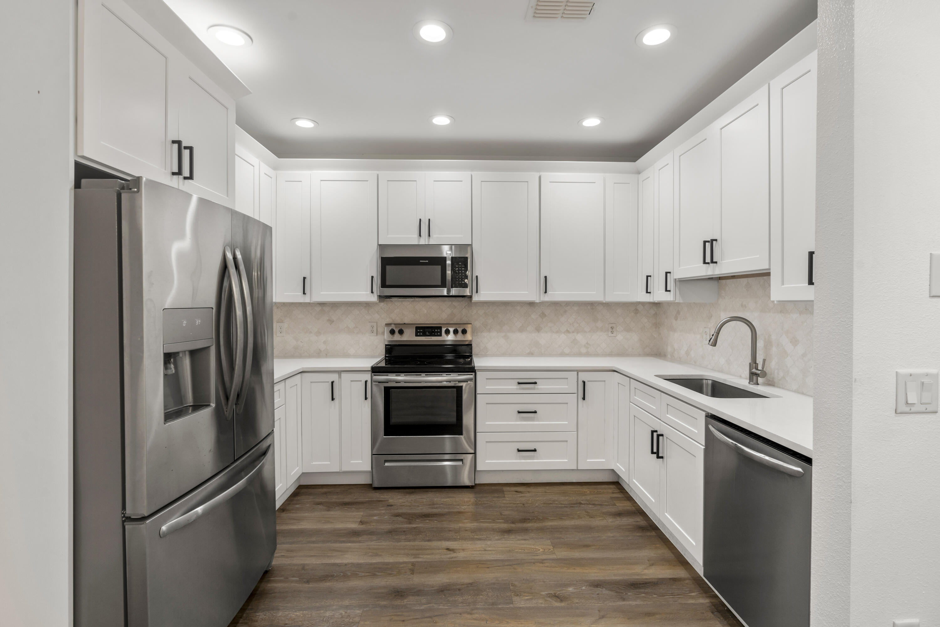 1976 SE High Springs Drive