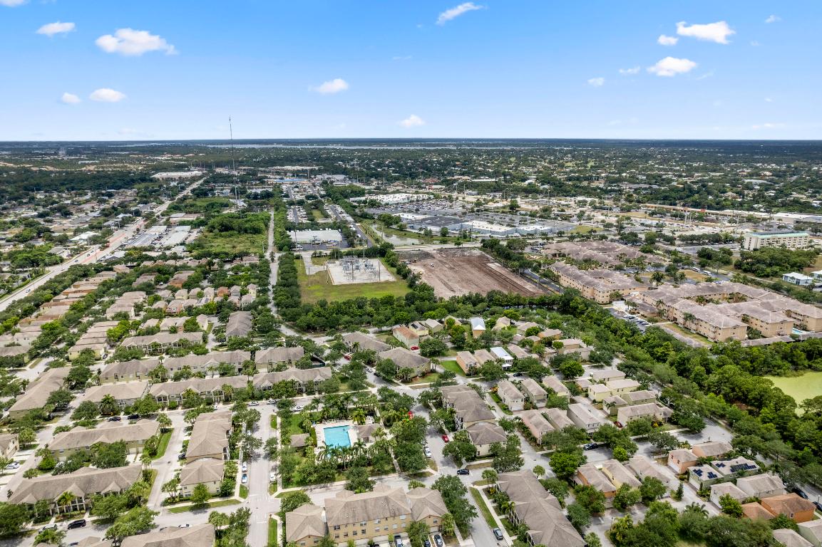 1976 SE High Springs Drive