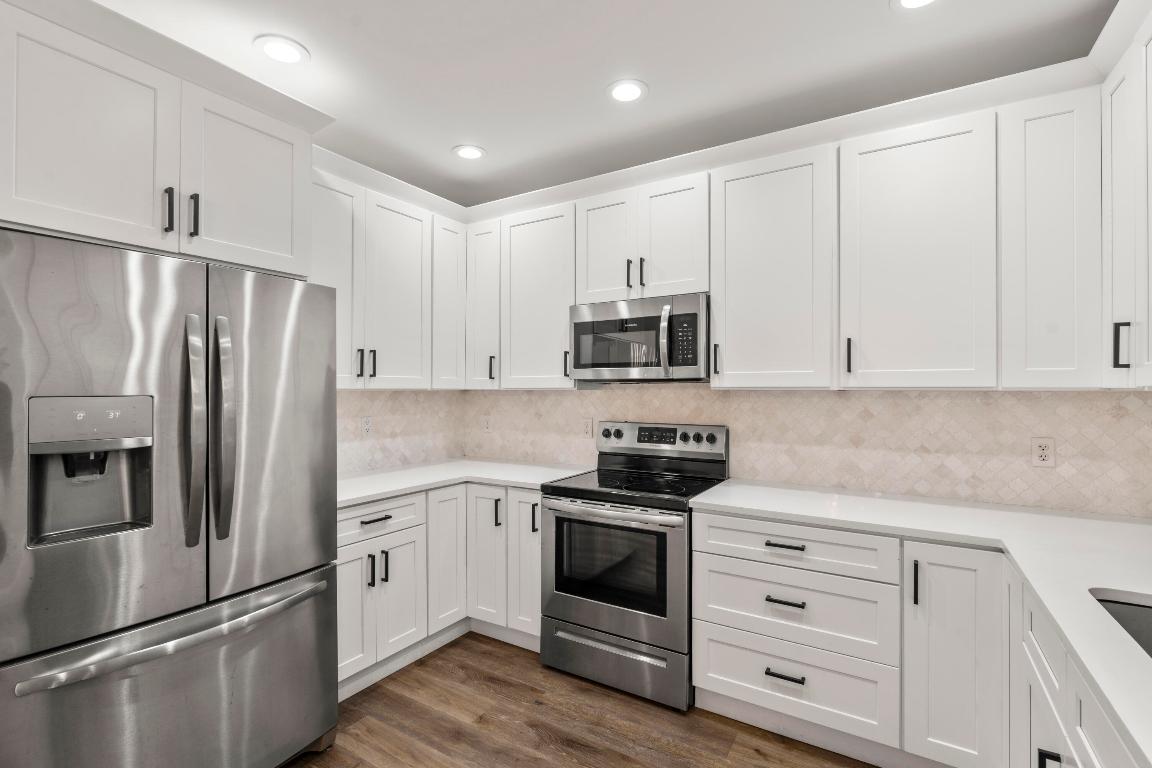 1976 SE High Springs Drive