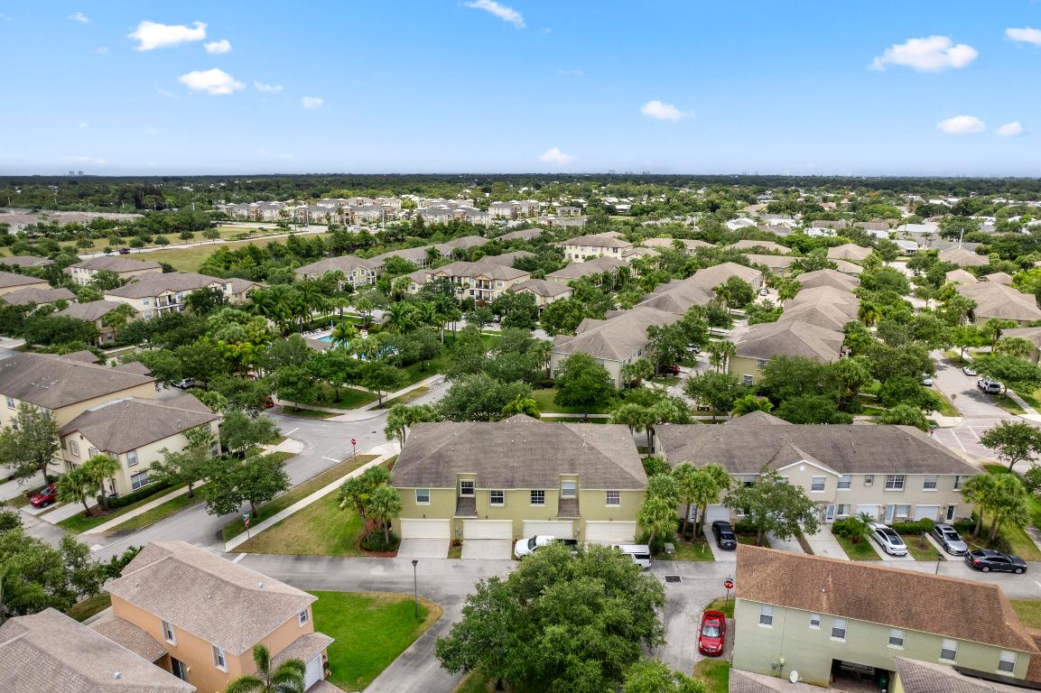 1976 SE High Springs Drive