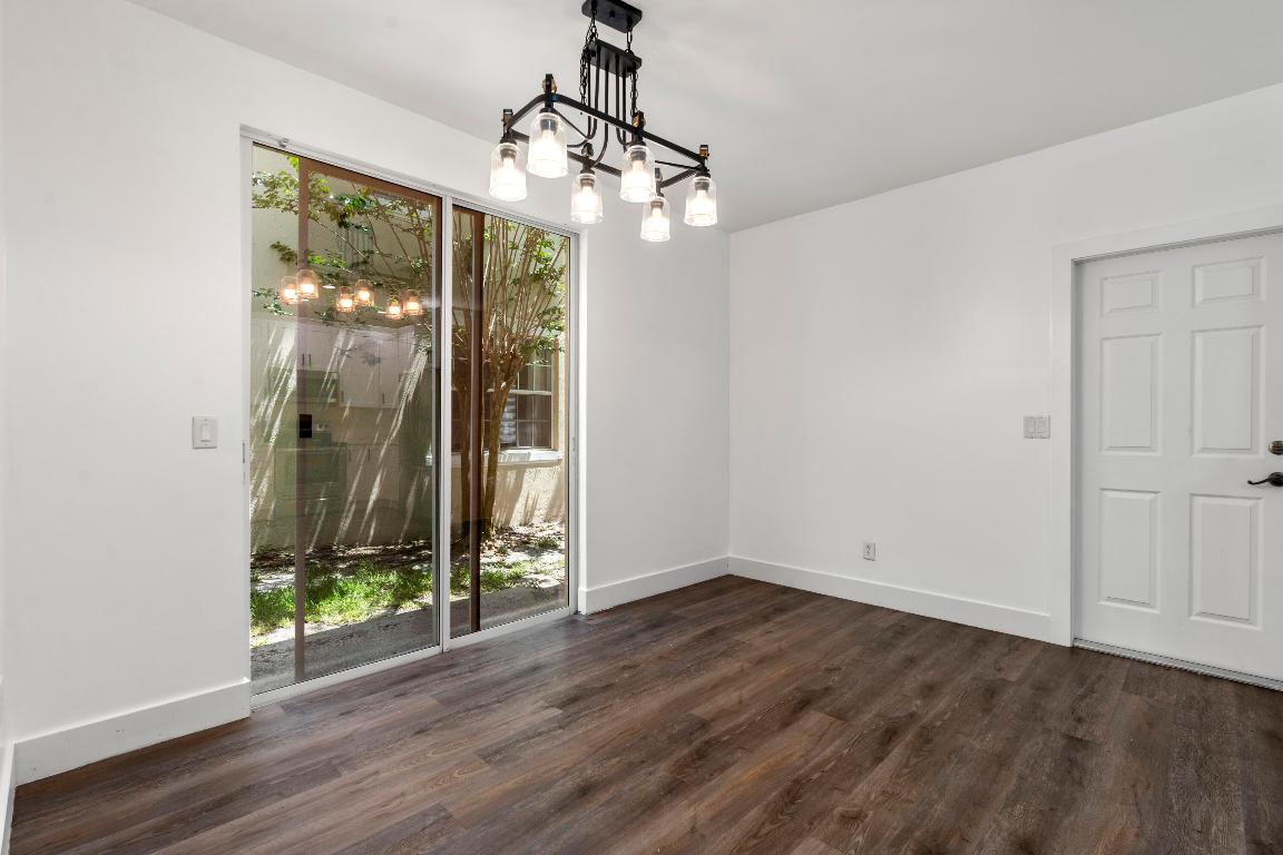 1976 SE High Springs Drive