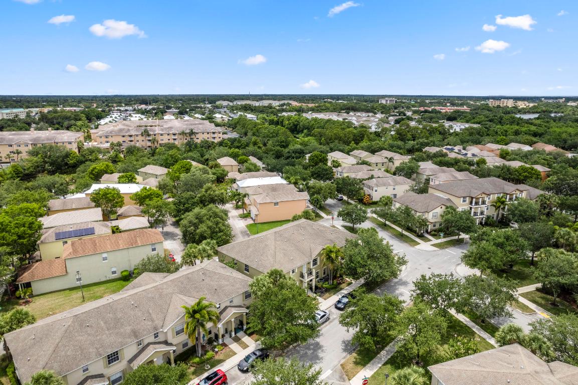 1976 SE High Springs Drive