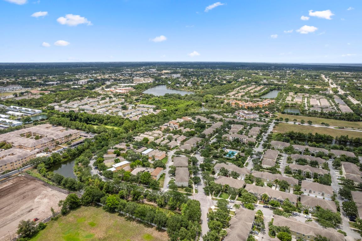 1976 SE High Springs Drive