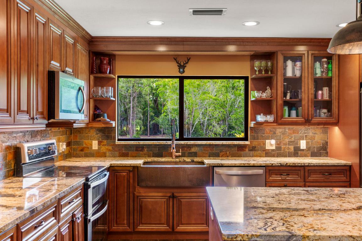 13759 159th Street N