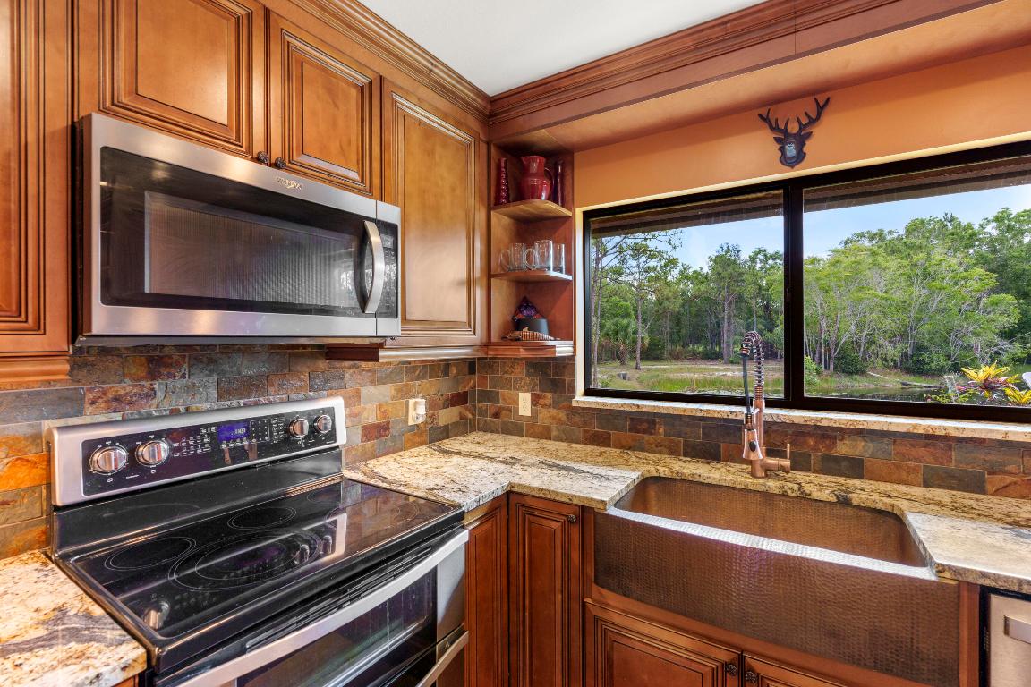 13759 159th Street N