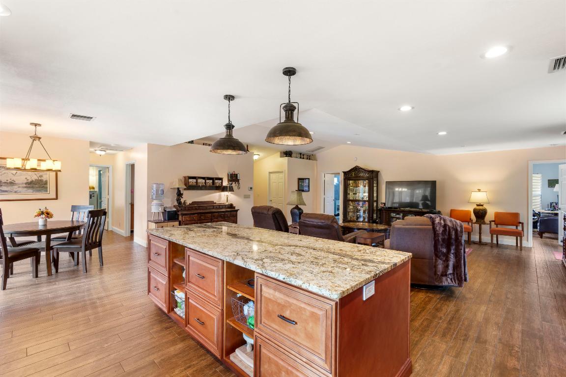 13759 159th Street N