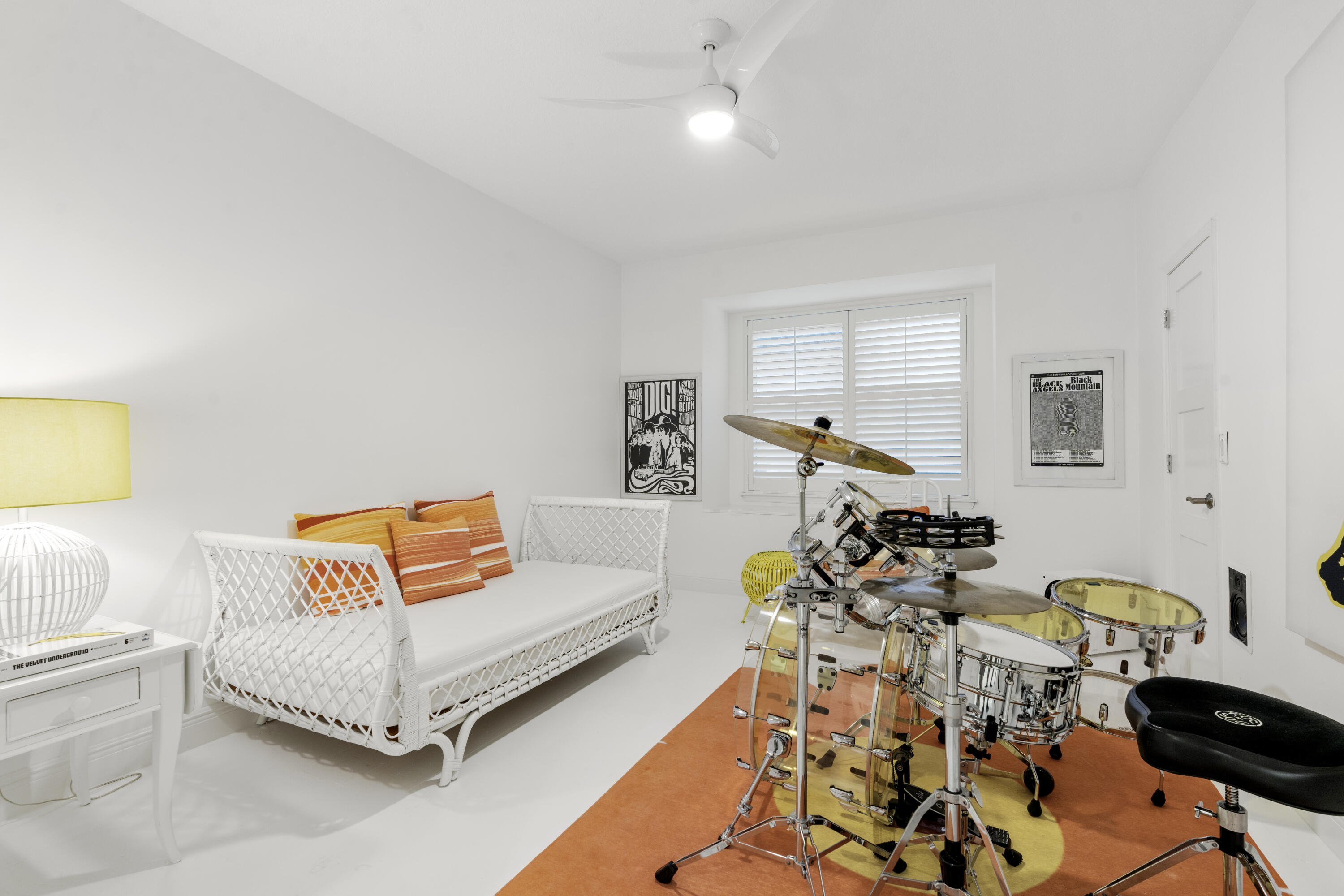 136 N River Drive W