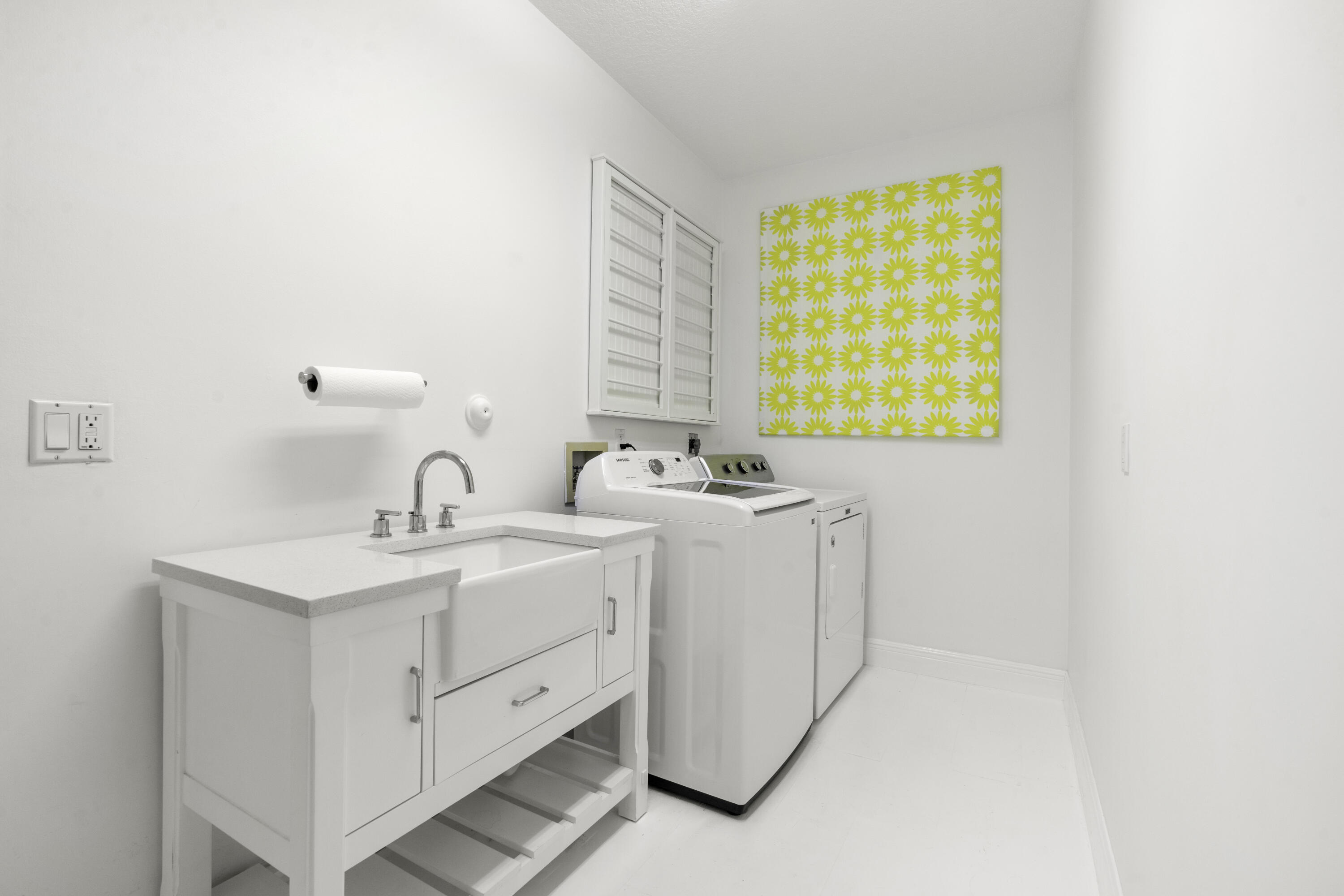 136 N River Drive W