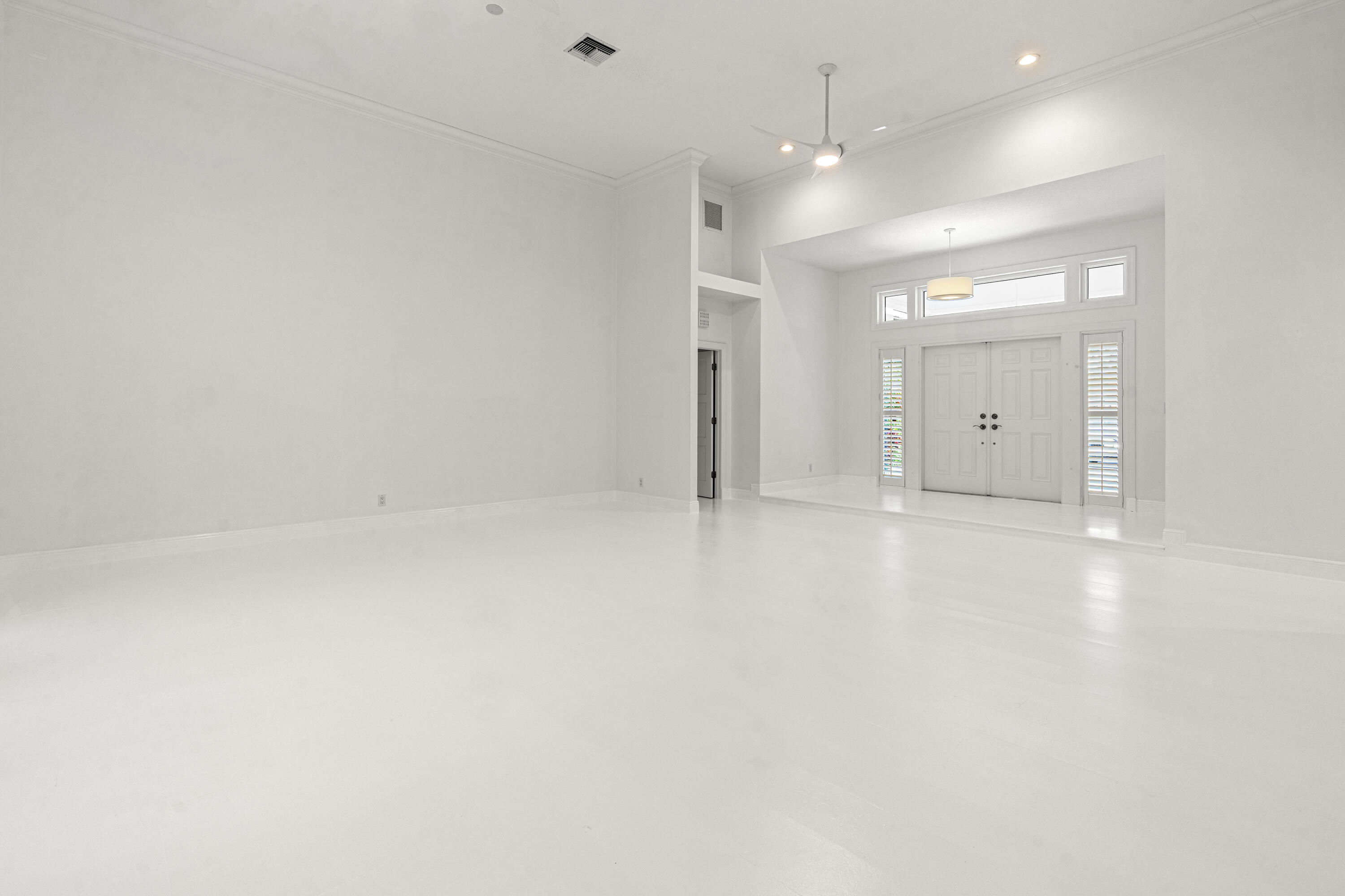 136 N River Drive W
