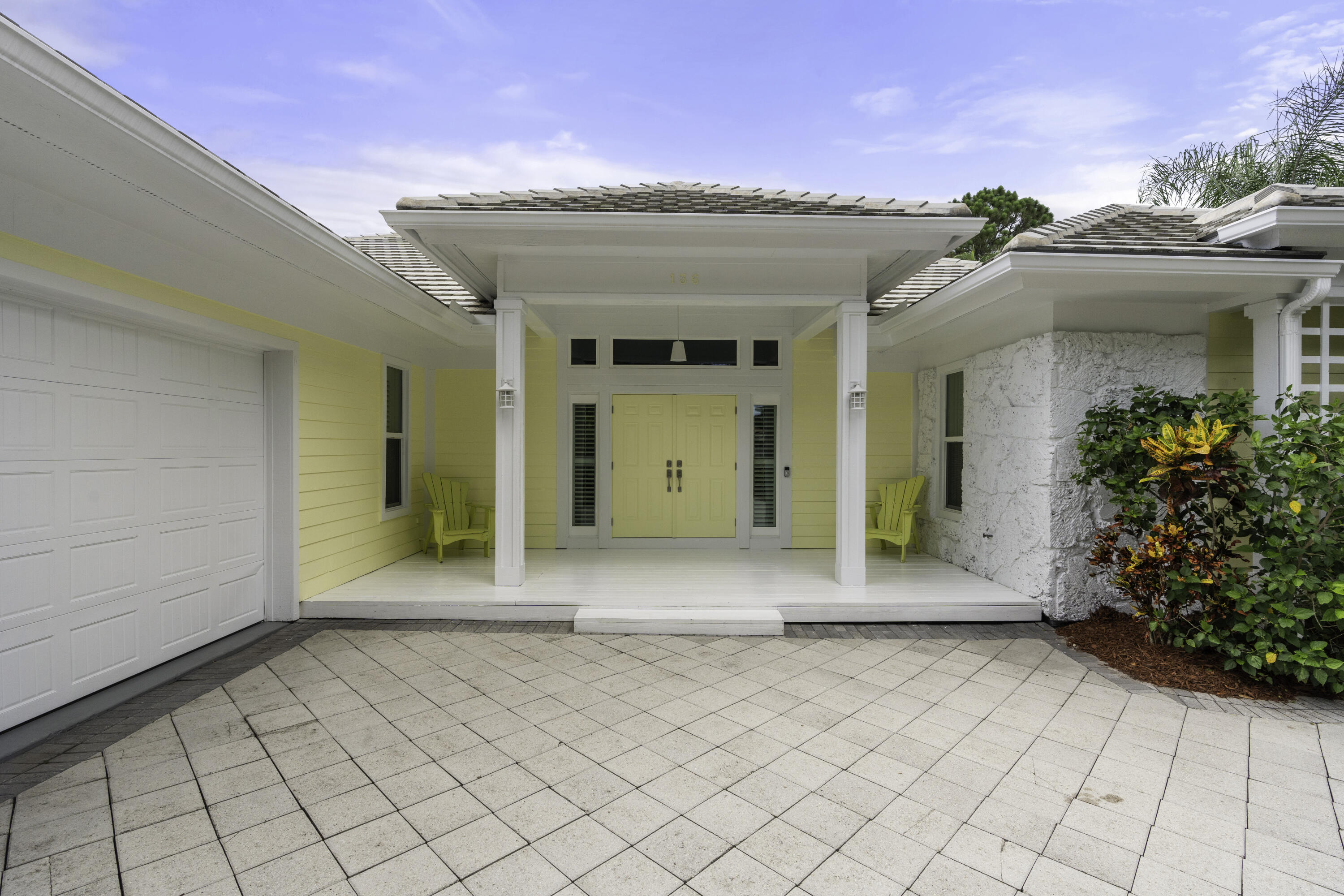 136 N River Drive W