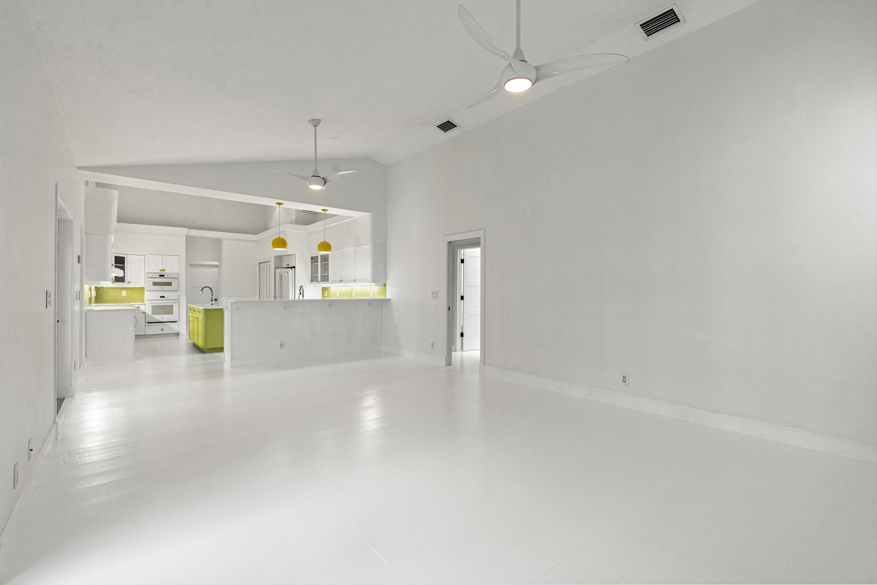 136 N River Drive W