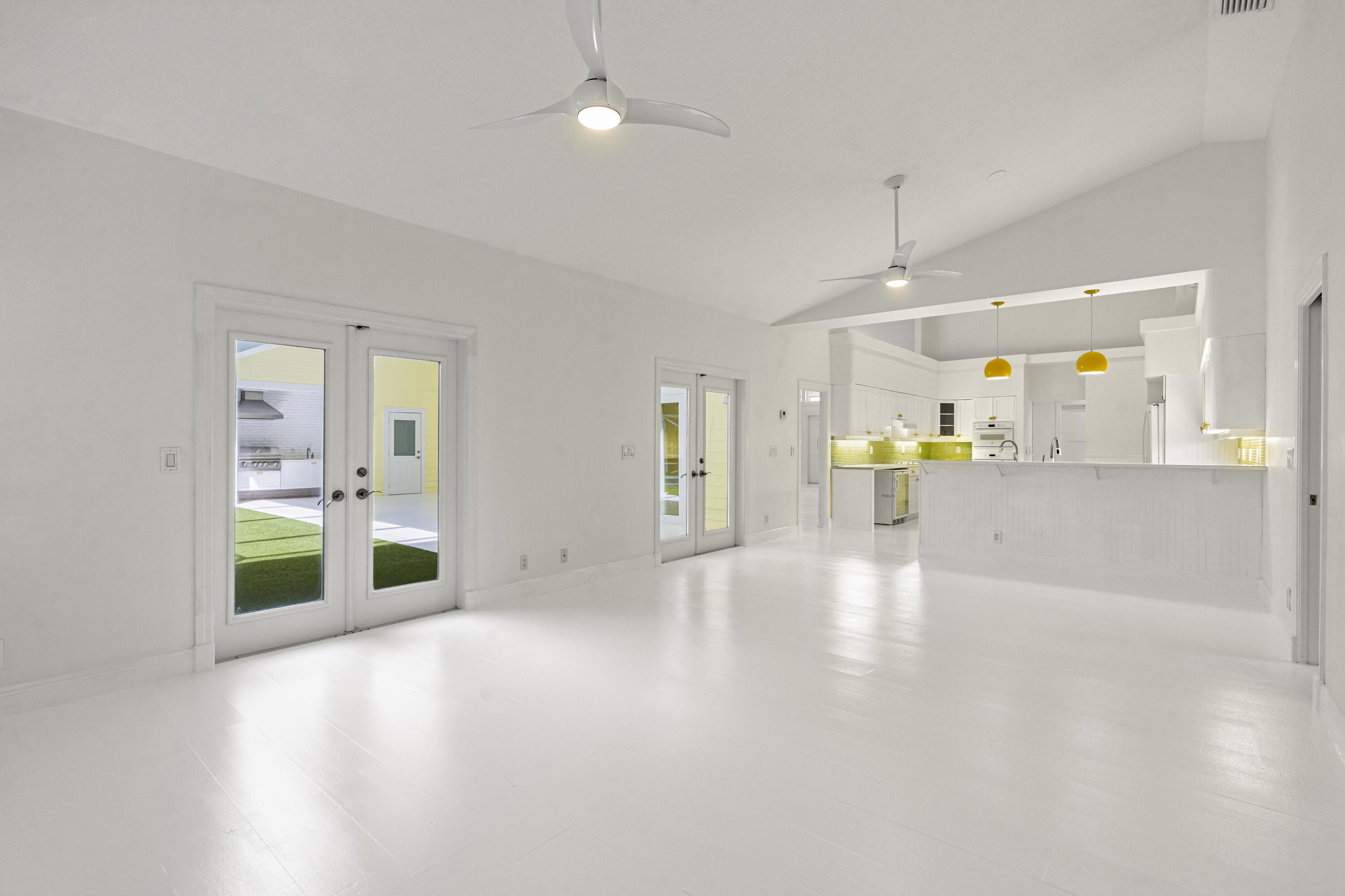 136 N River Drive W