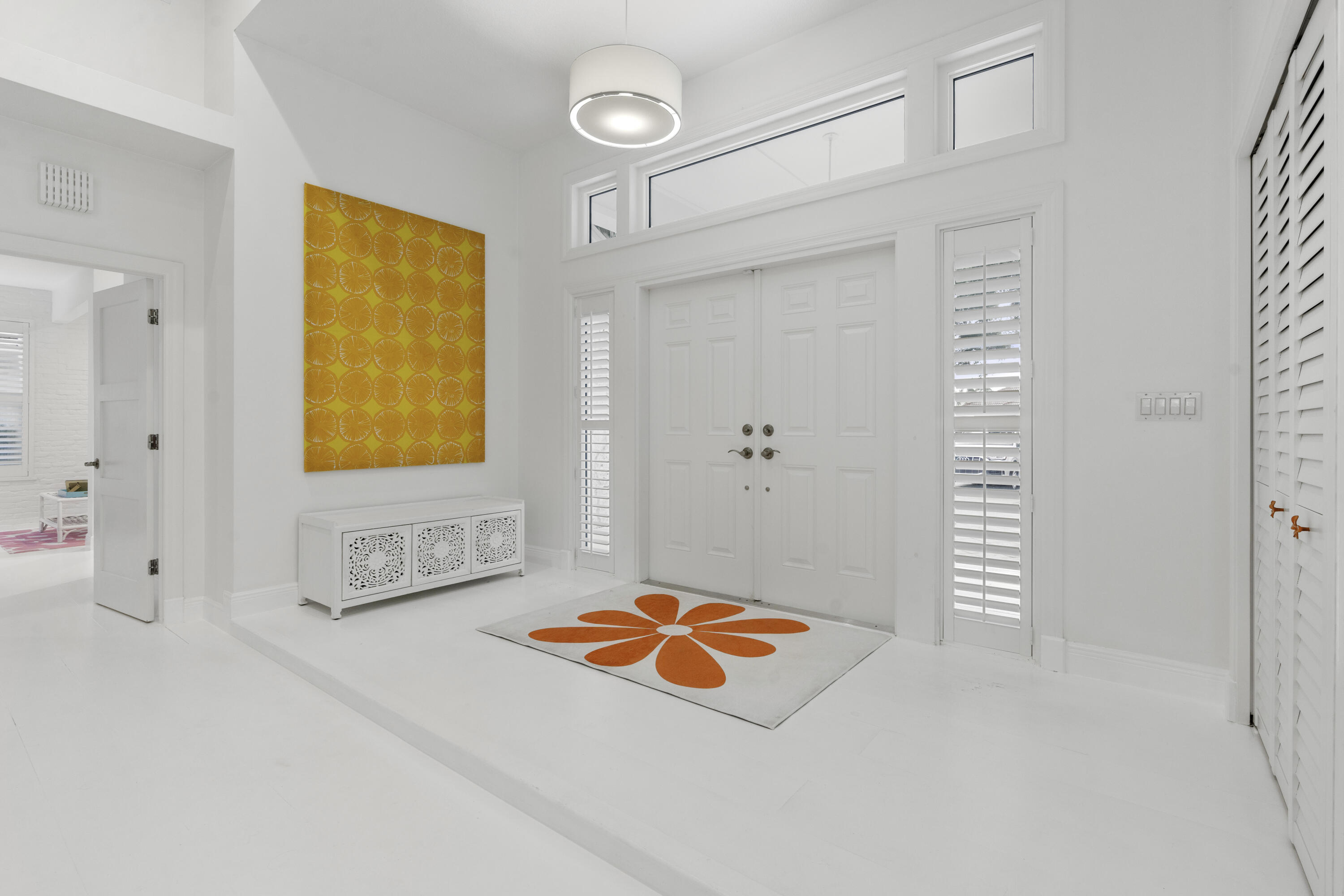 136 N River Drive W