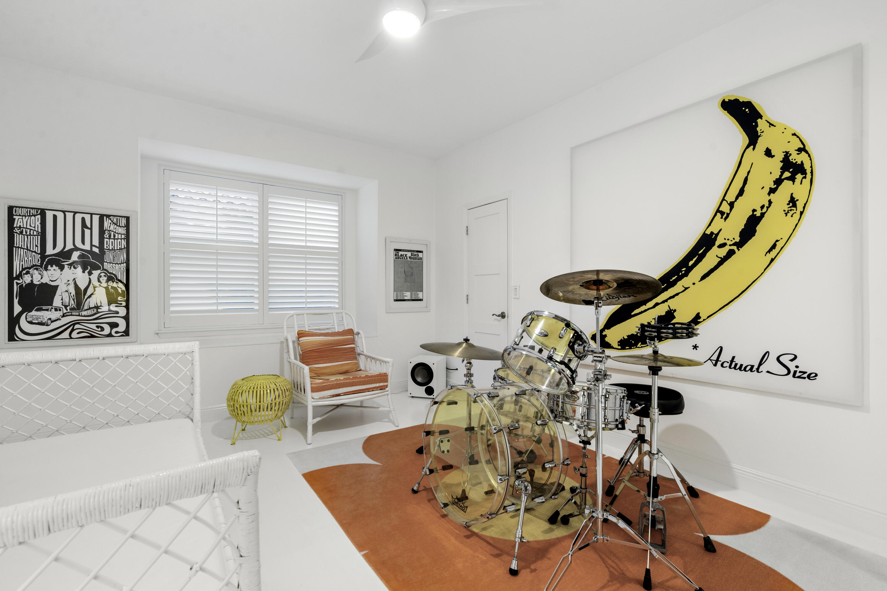 136 N River Drive W