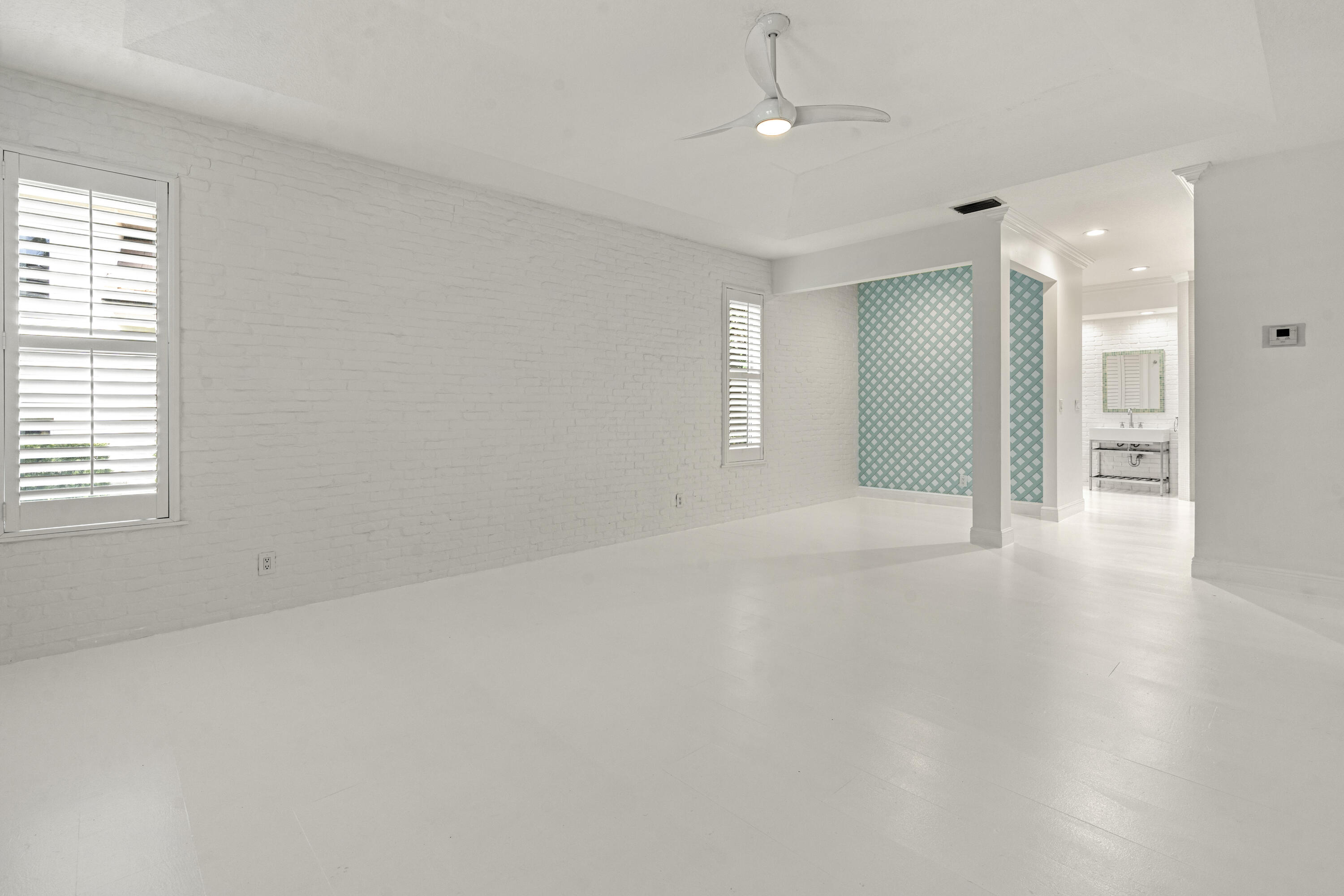136 N River Drive W