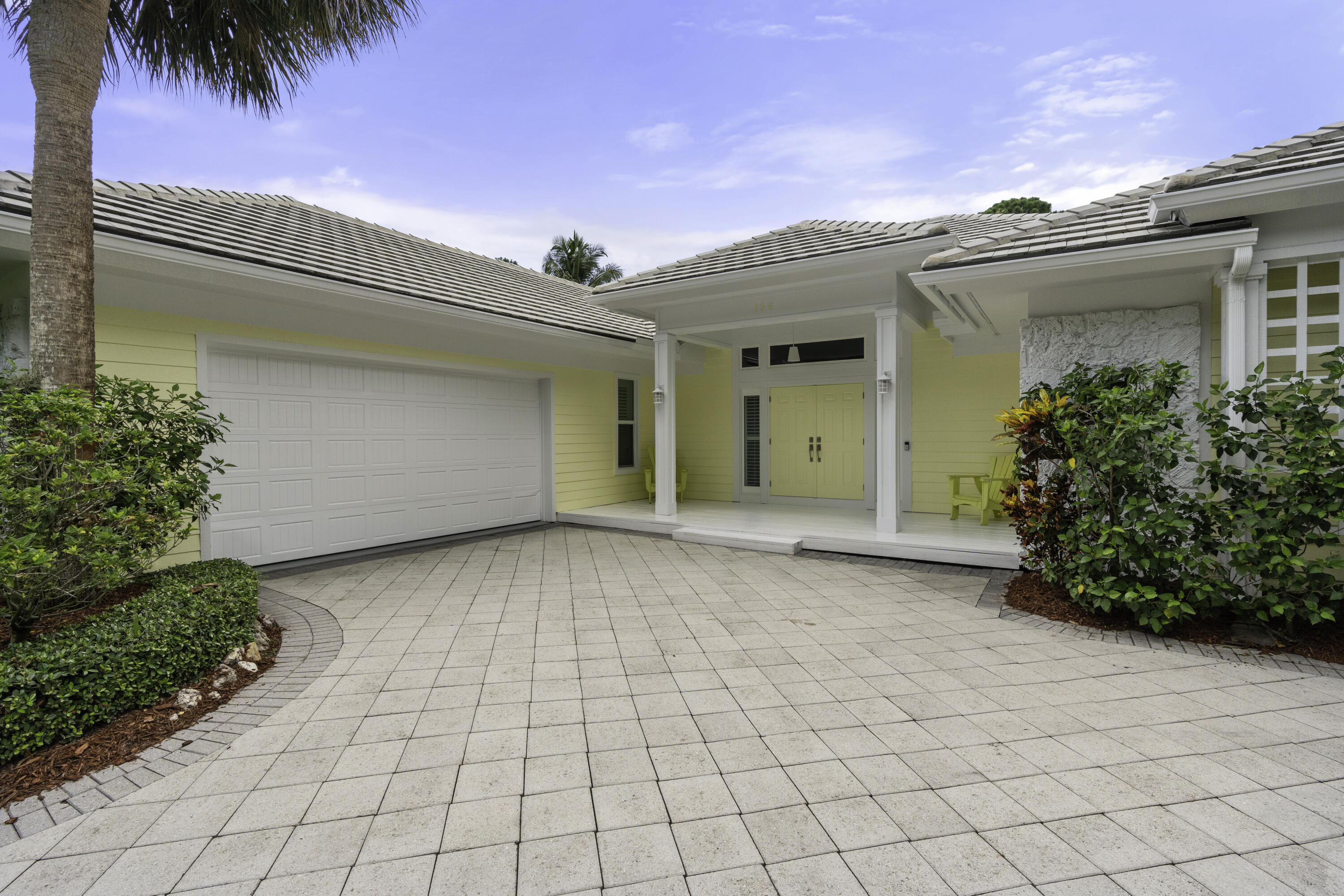 136 N River Drive W