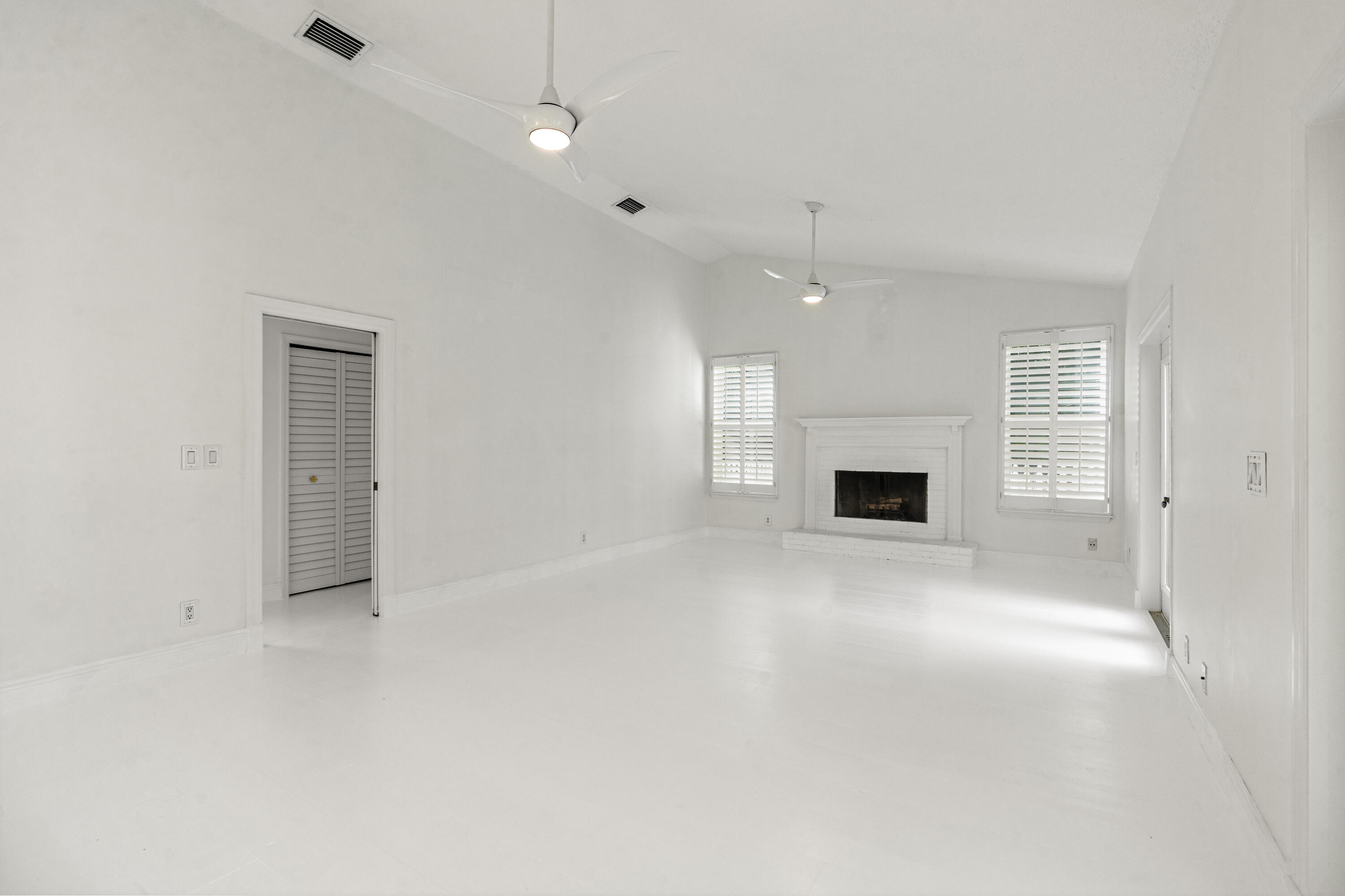 136 N River Drive W