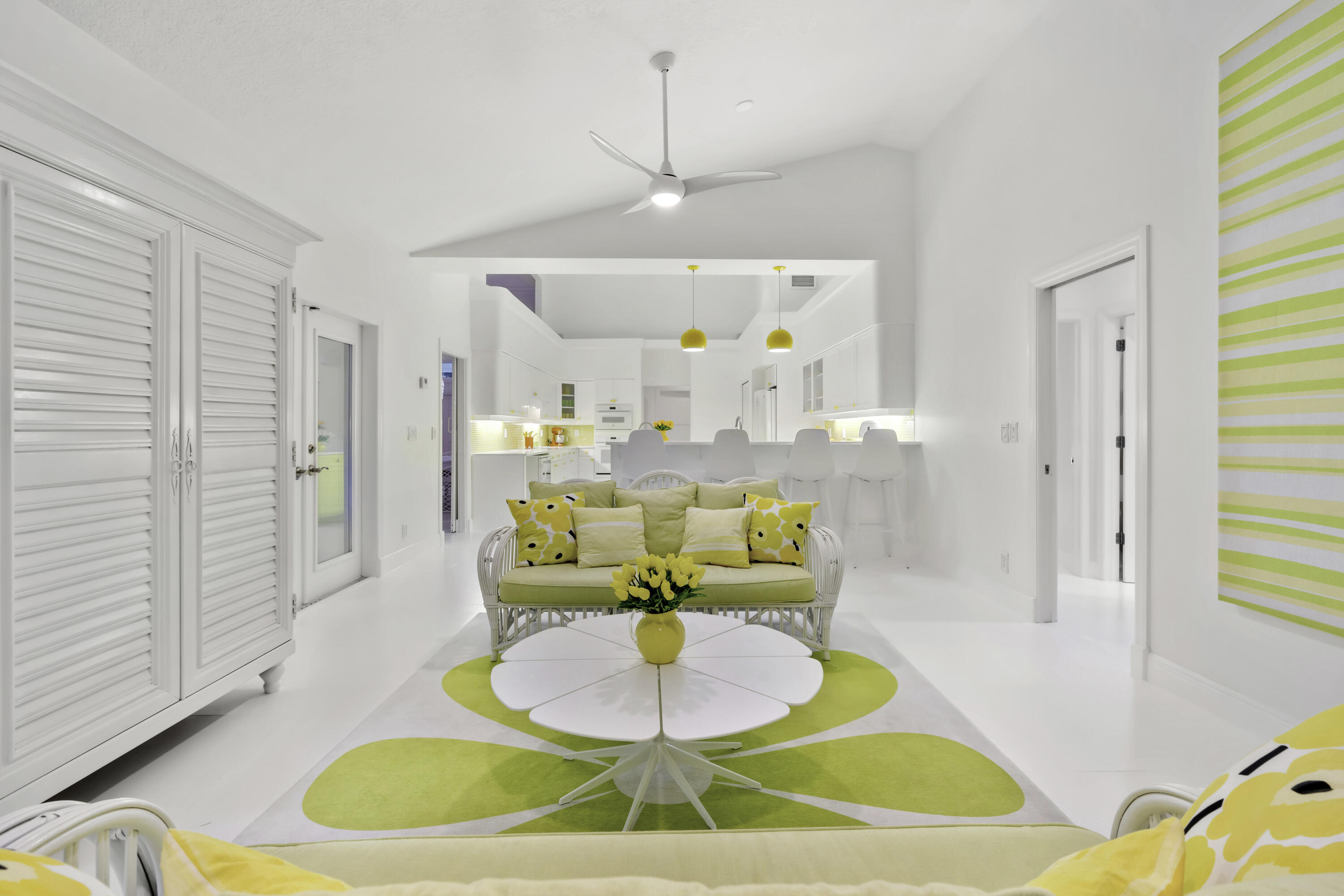 136 N River Drive W
