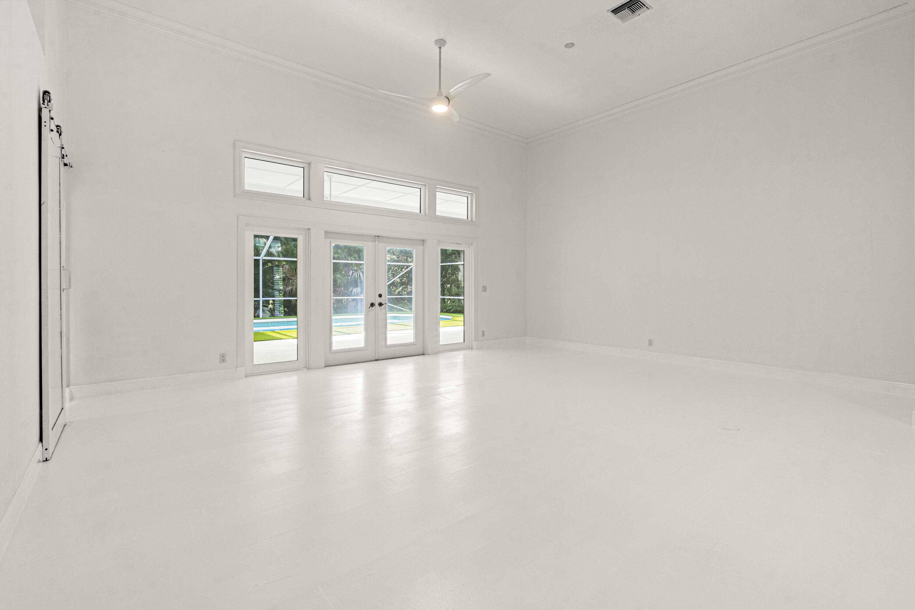 136 N River Drive W