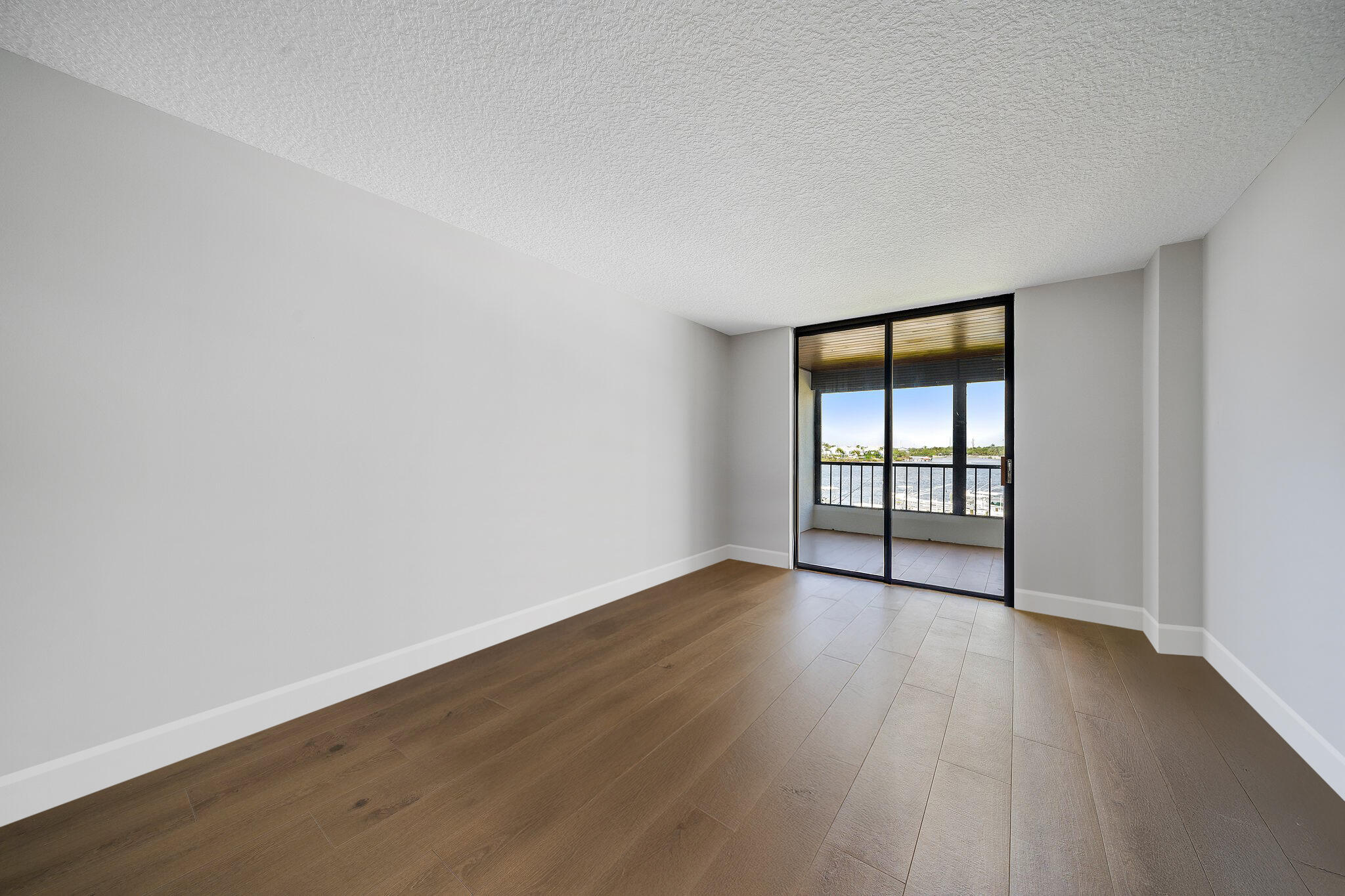 1748 Cove Drive 322