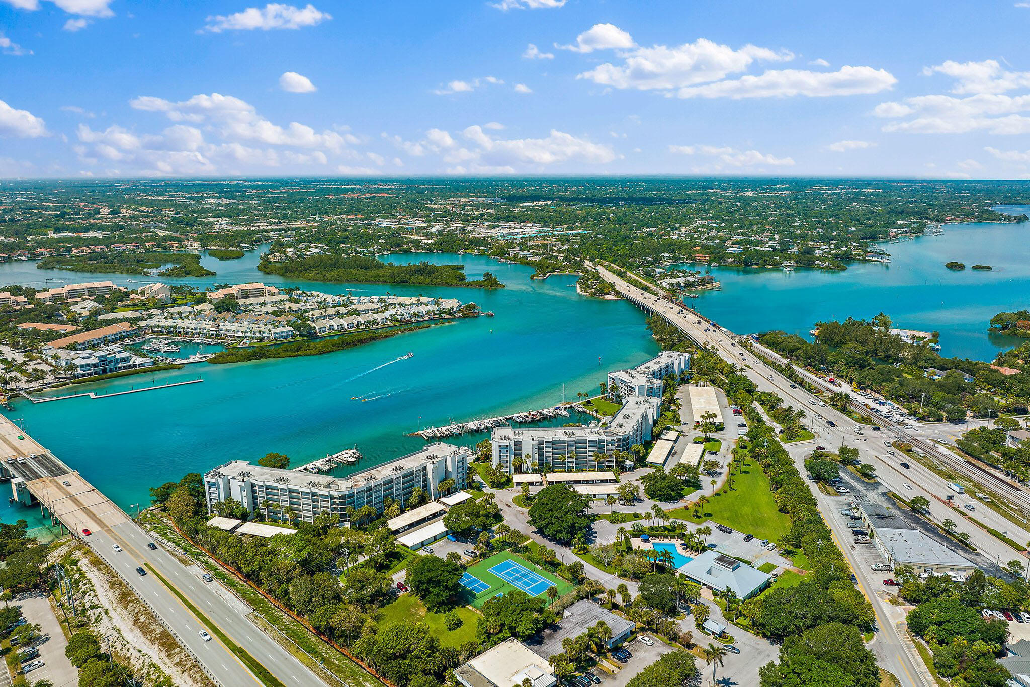 1748 Cove Drive 322
