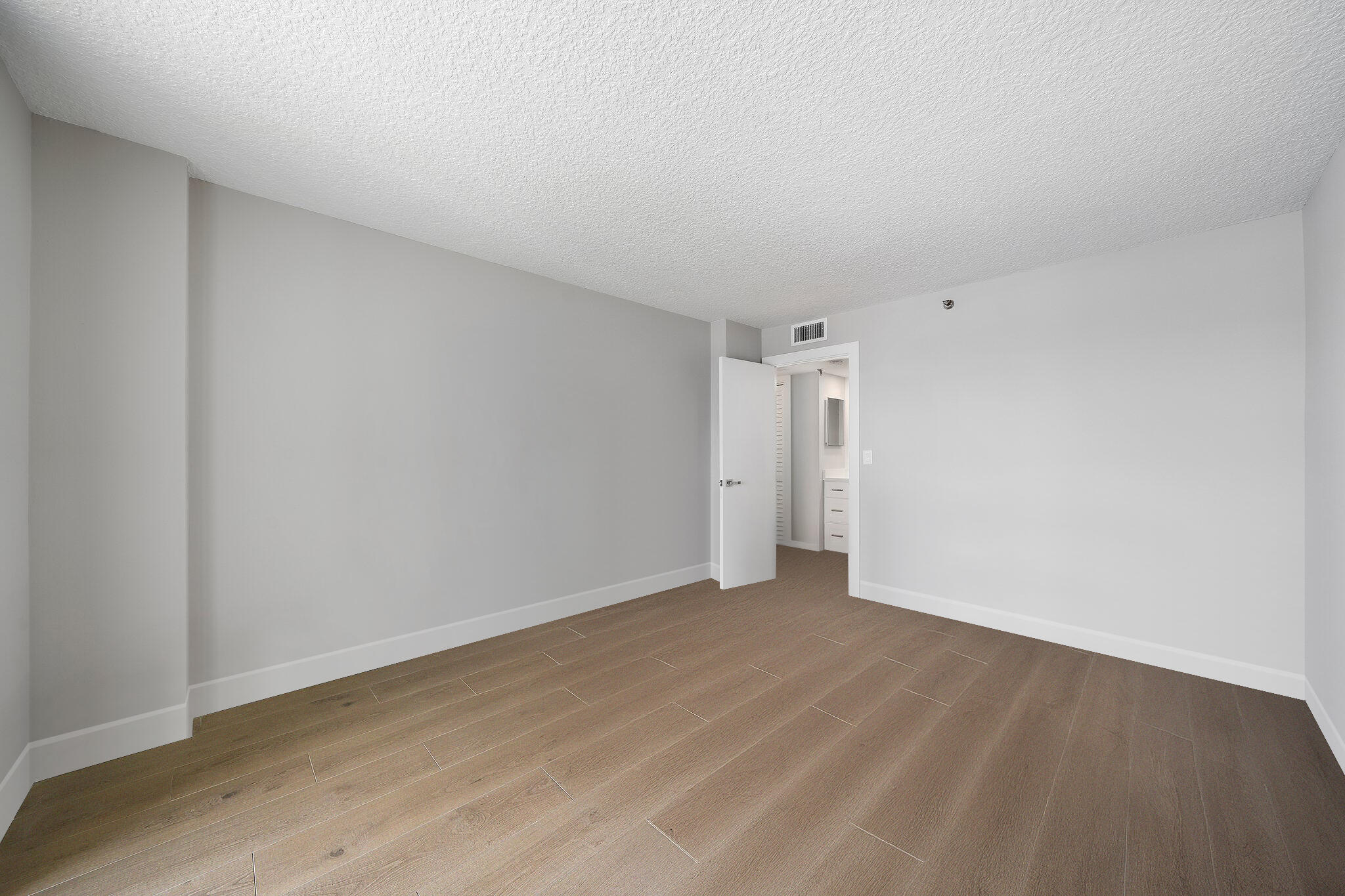 1748 Cove Drive 322