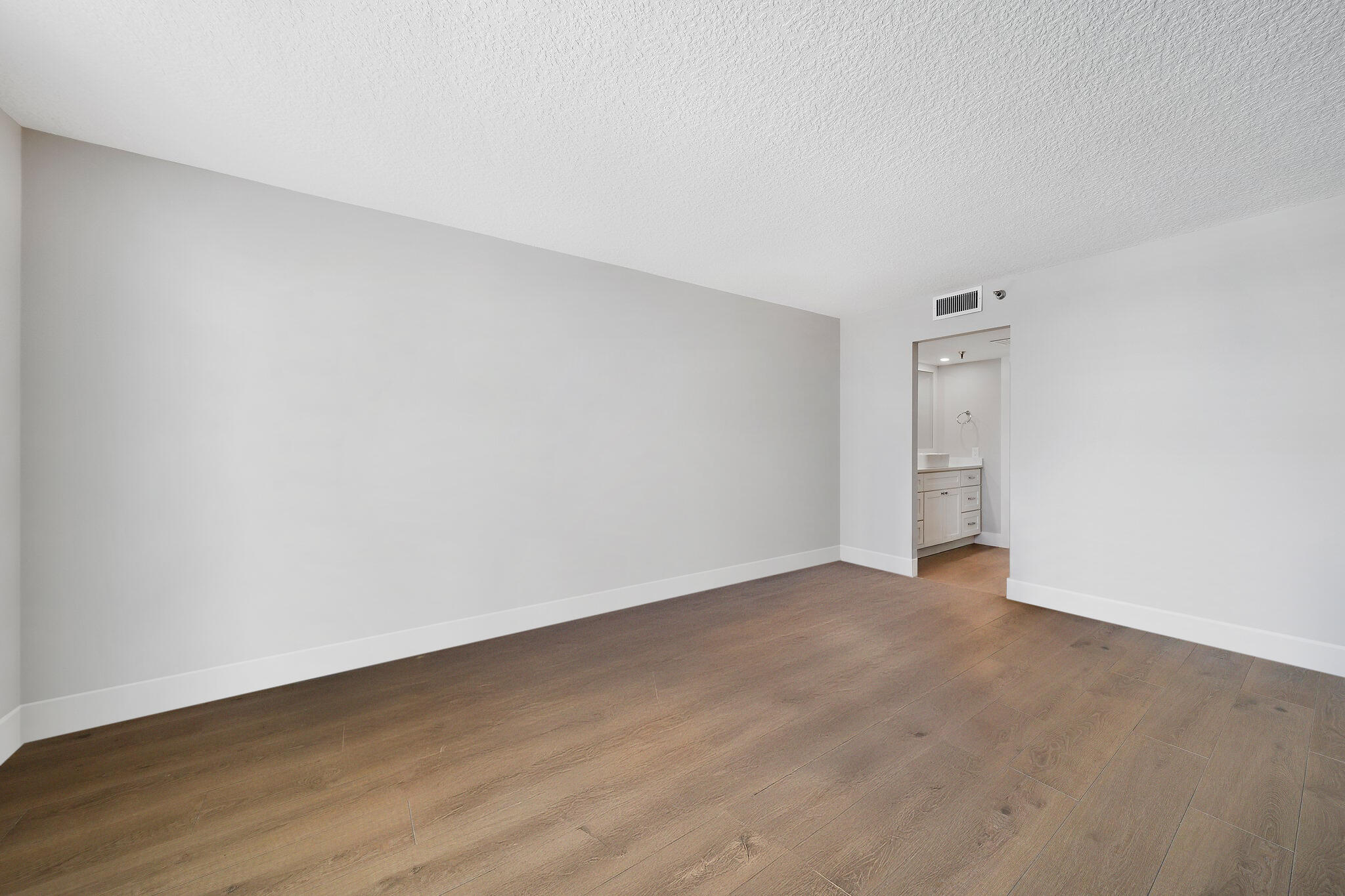 1748 Cove Drive 322