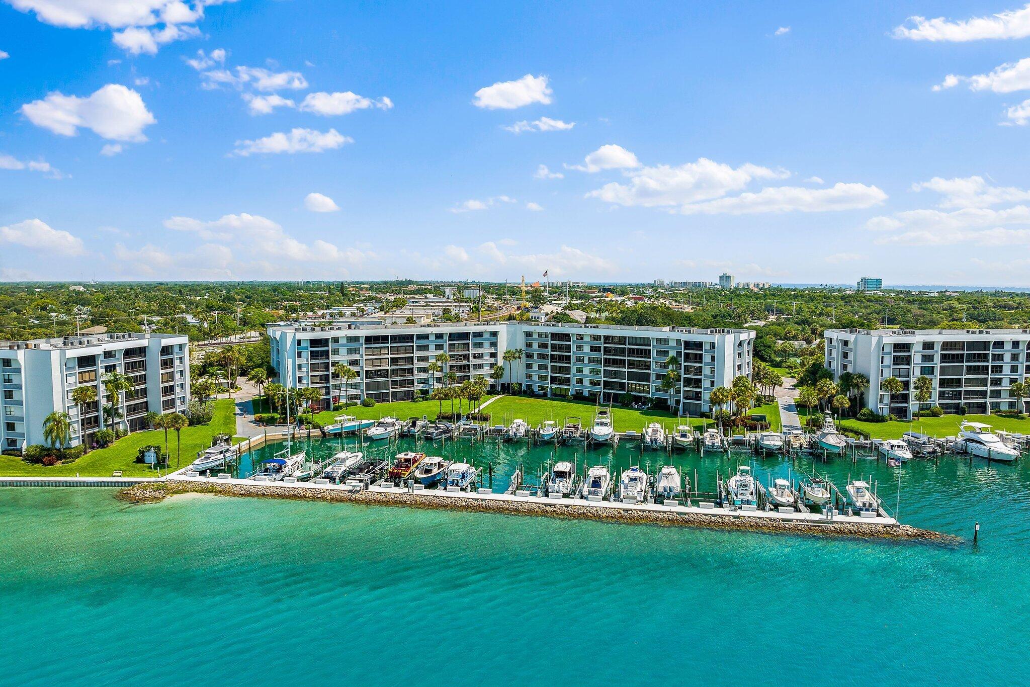 1748 Cove Drive 322