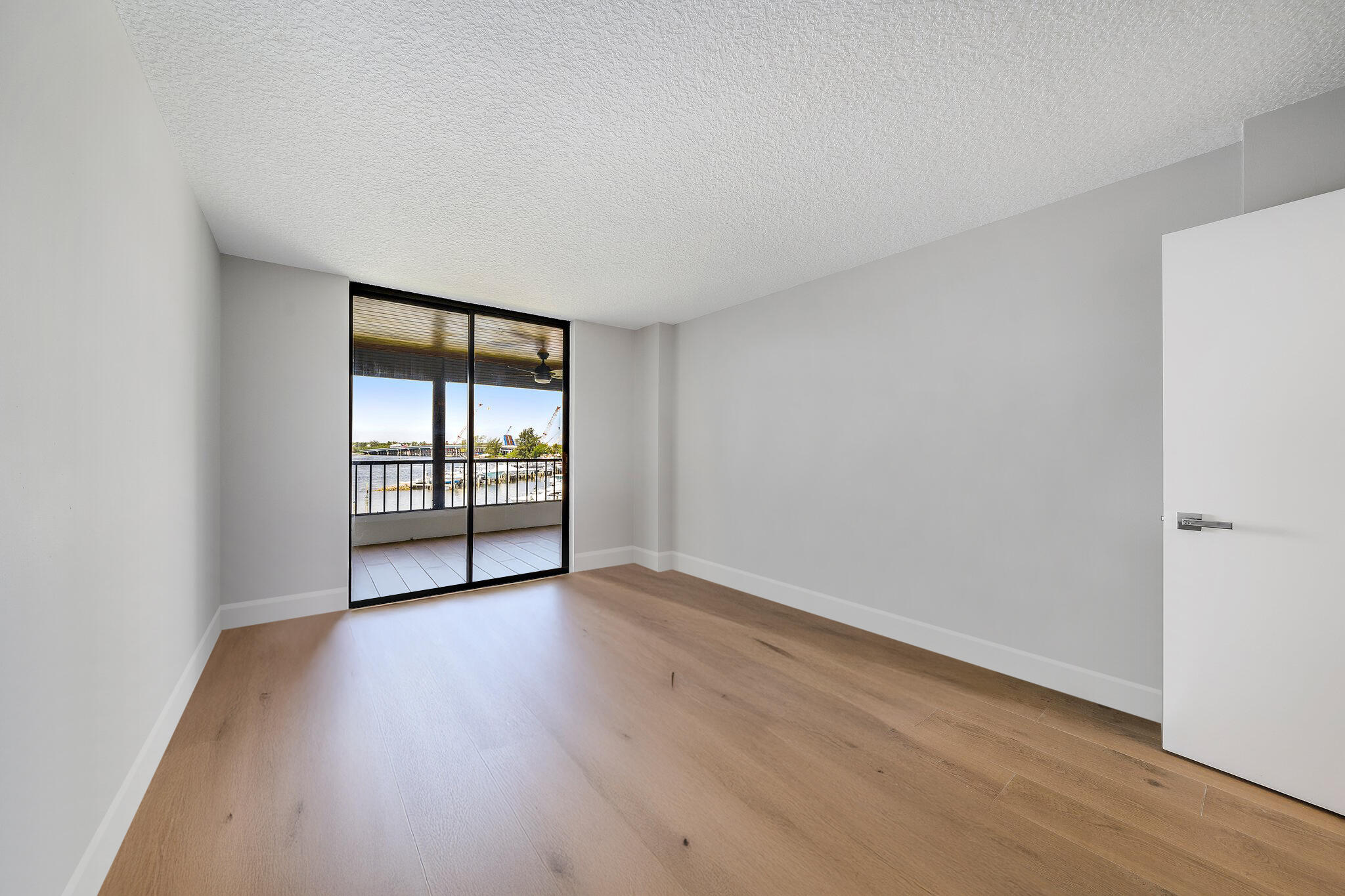 1748 Cove Drive 322