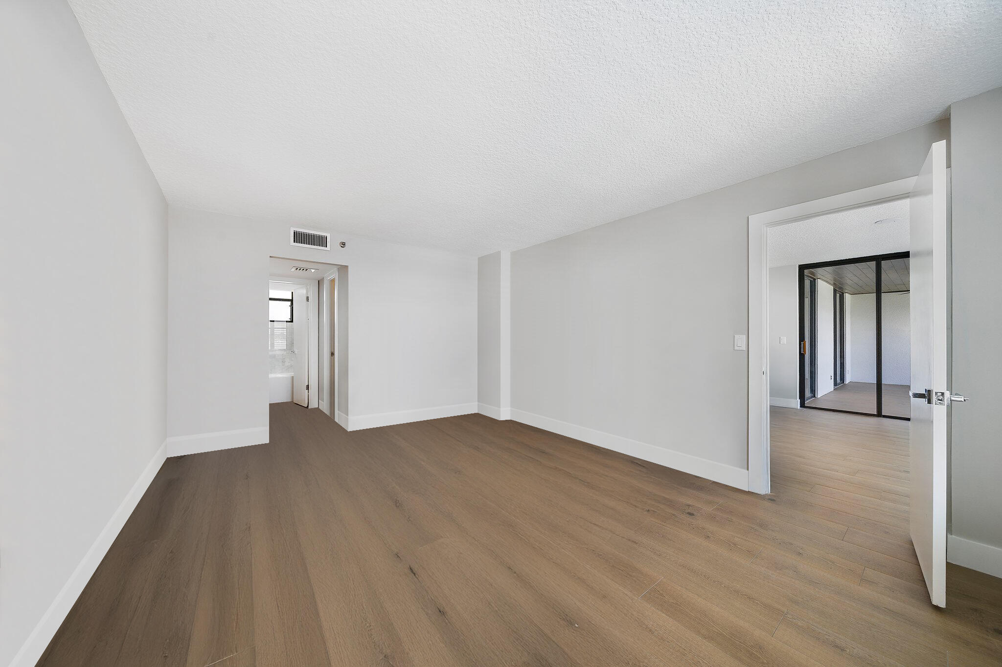 1748 Cove Drive 322