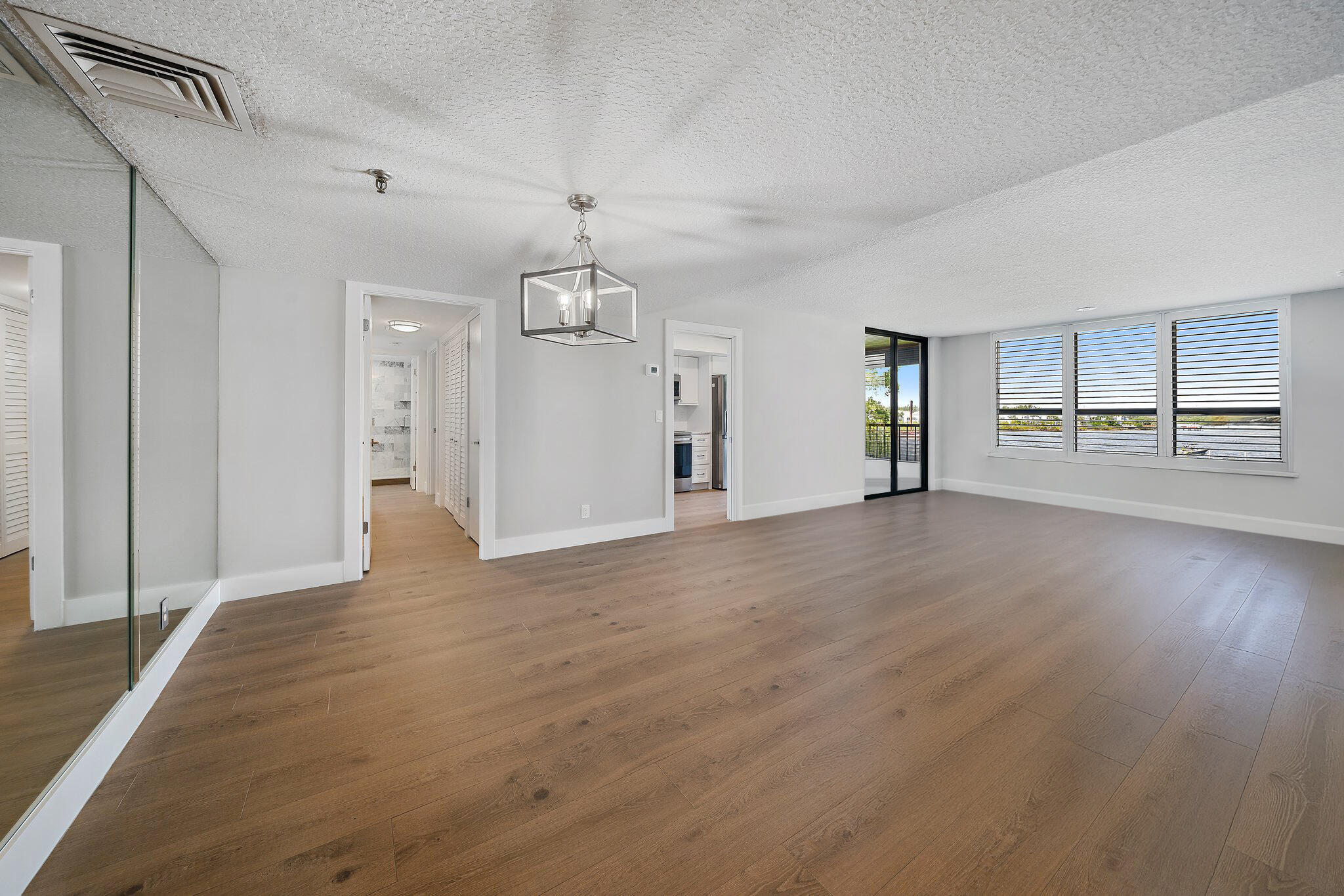 1748 Cove Drive 322