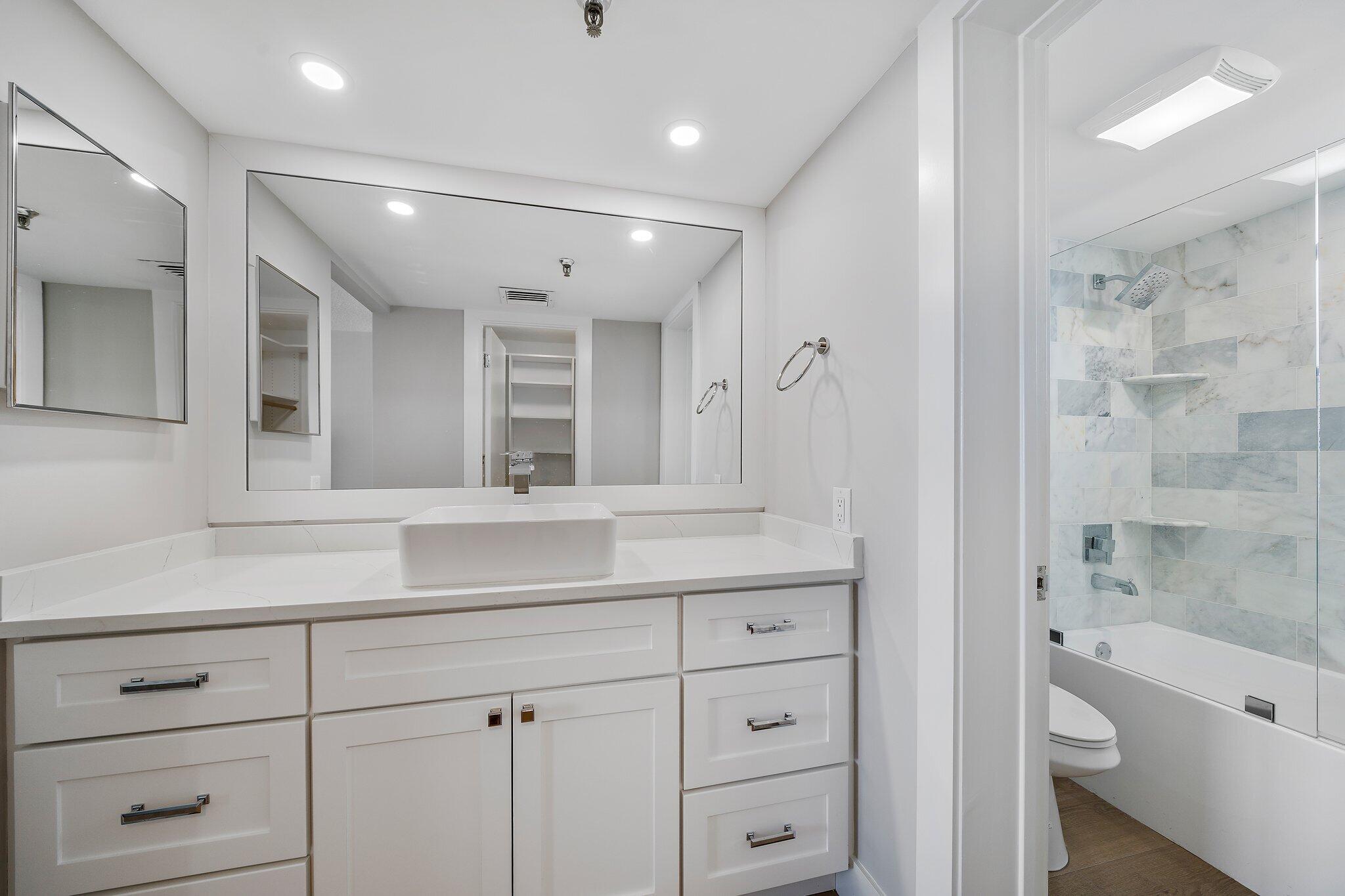 1748 Cove Drive 322