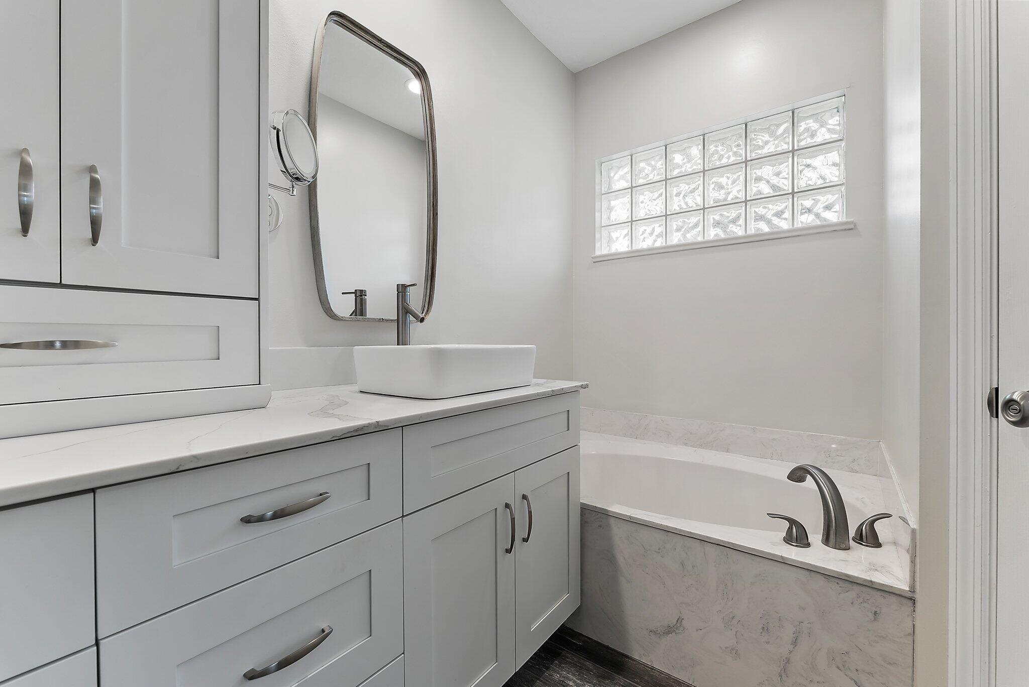 9807 SW Pueblo Terrace