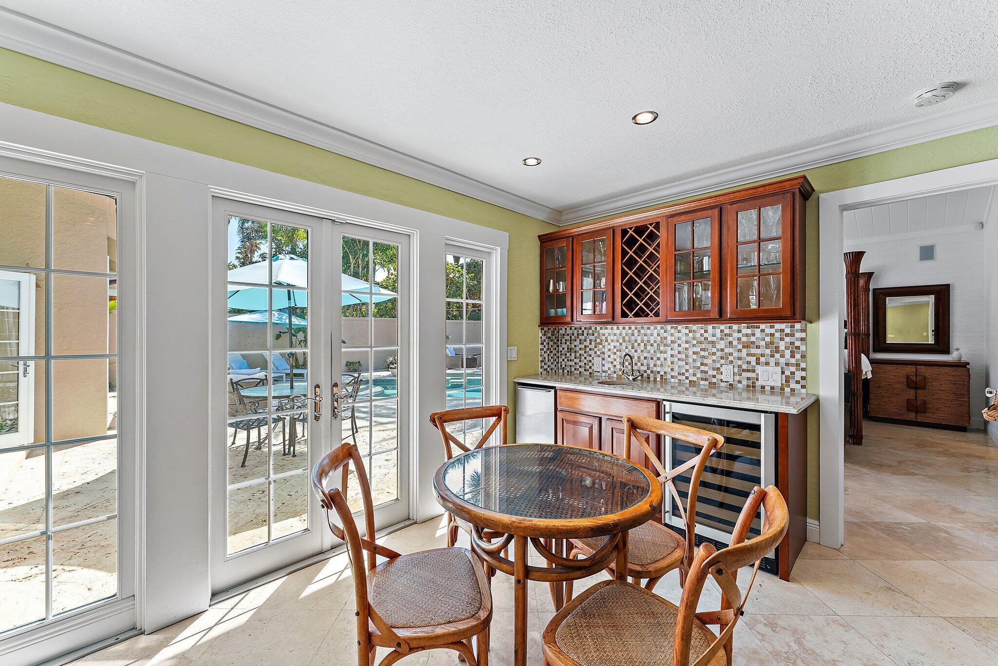 105 Rainbow Fish Circle