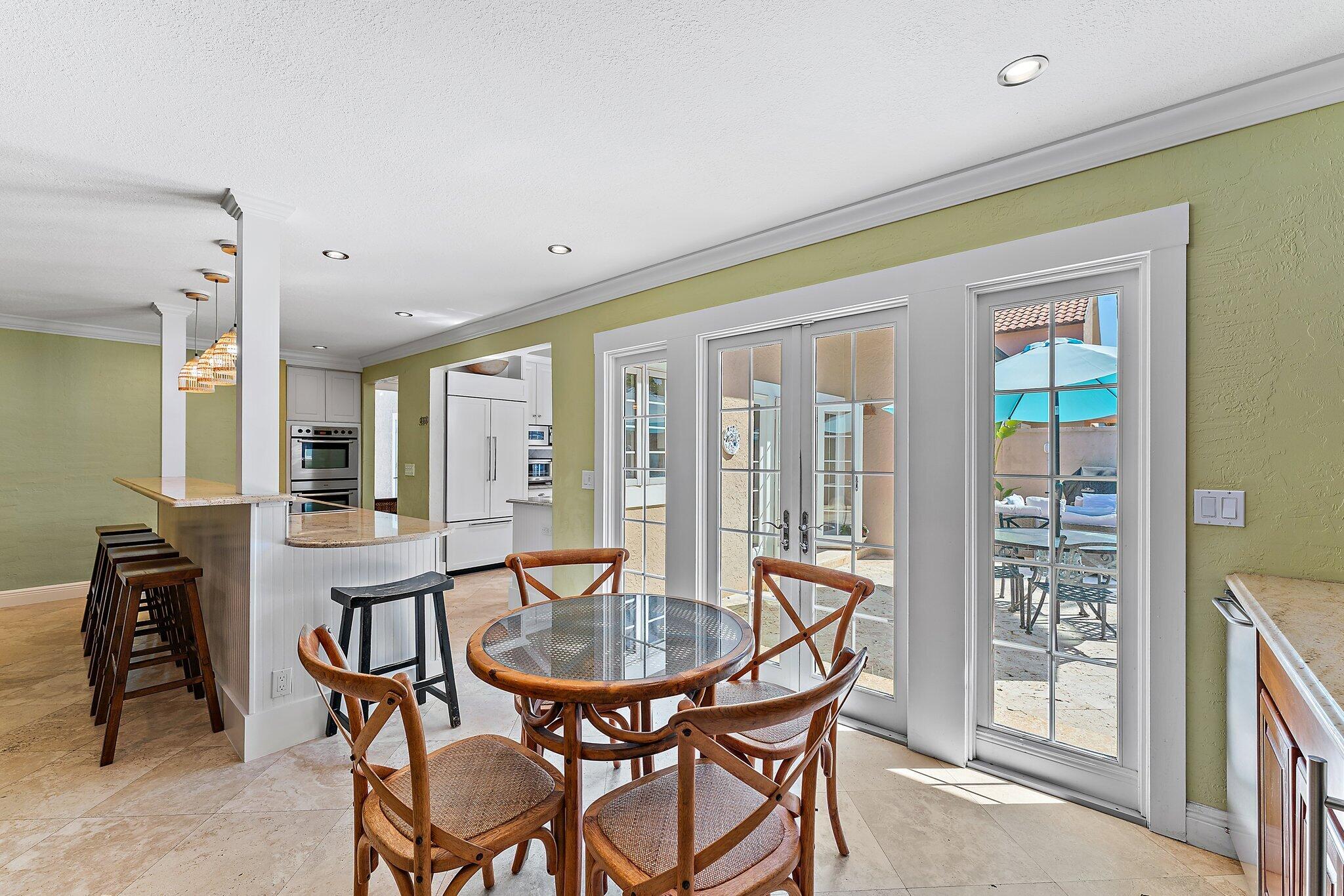 105 Rainbow Fish Circle