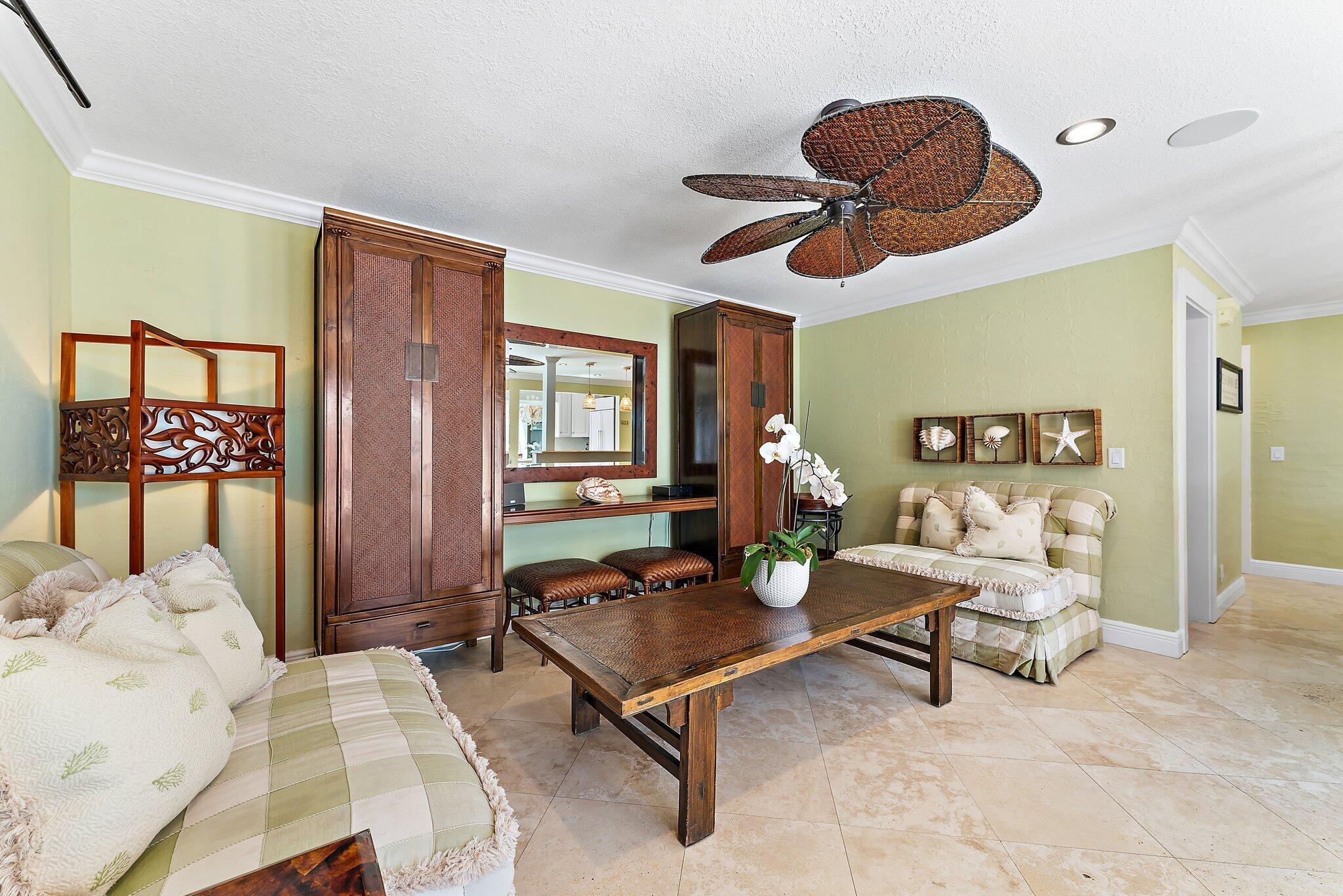 105 Rainbow Fish Circle