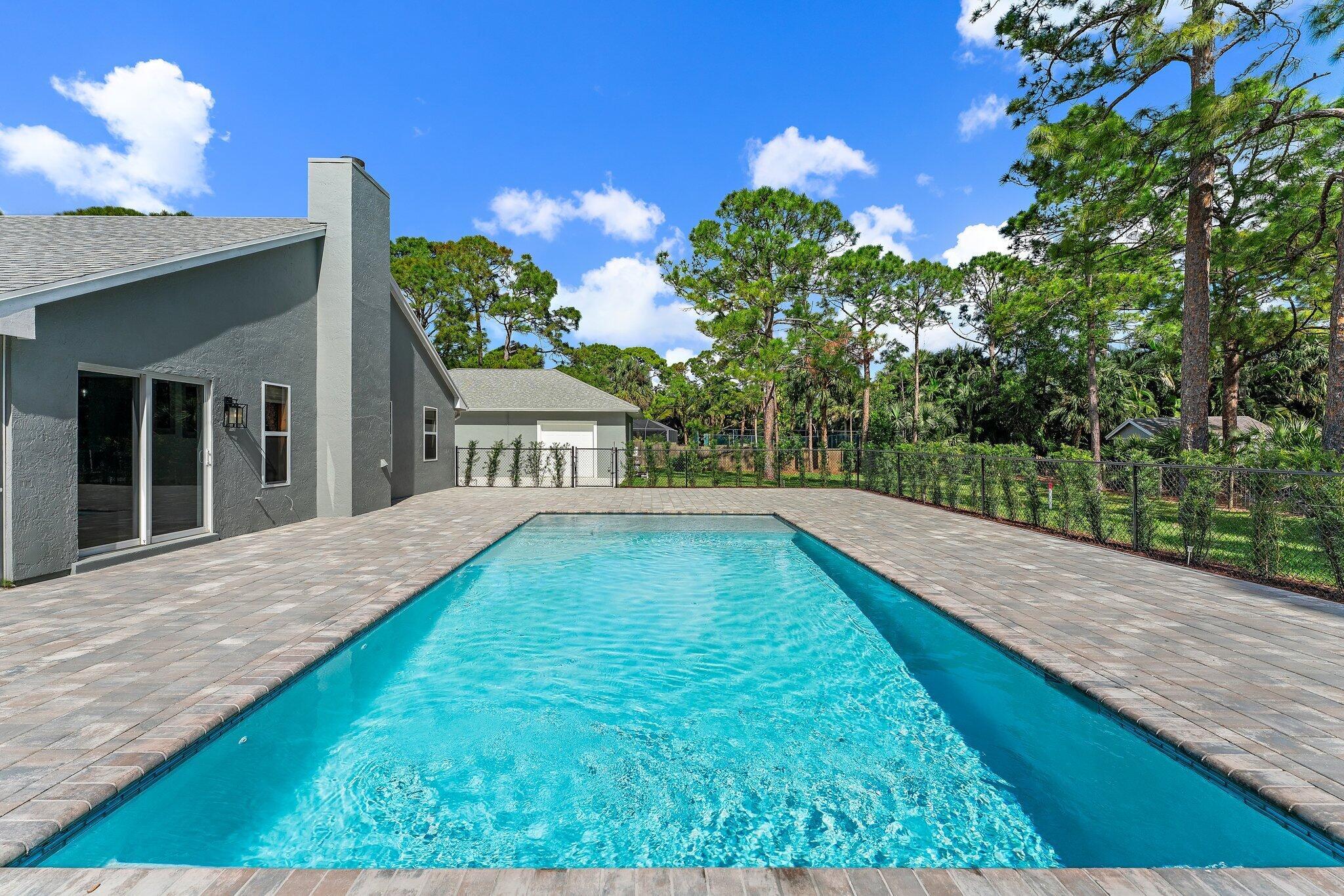 14450 69th Drive N