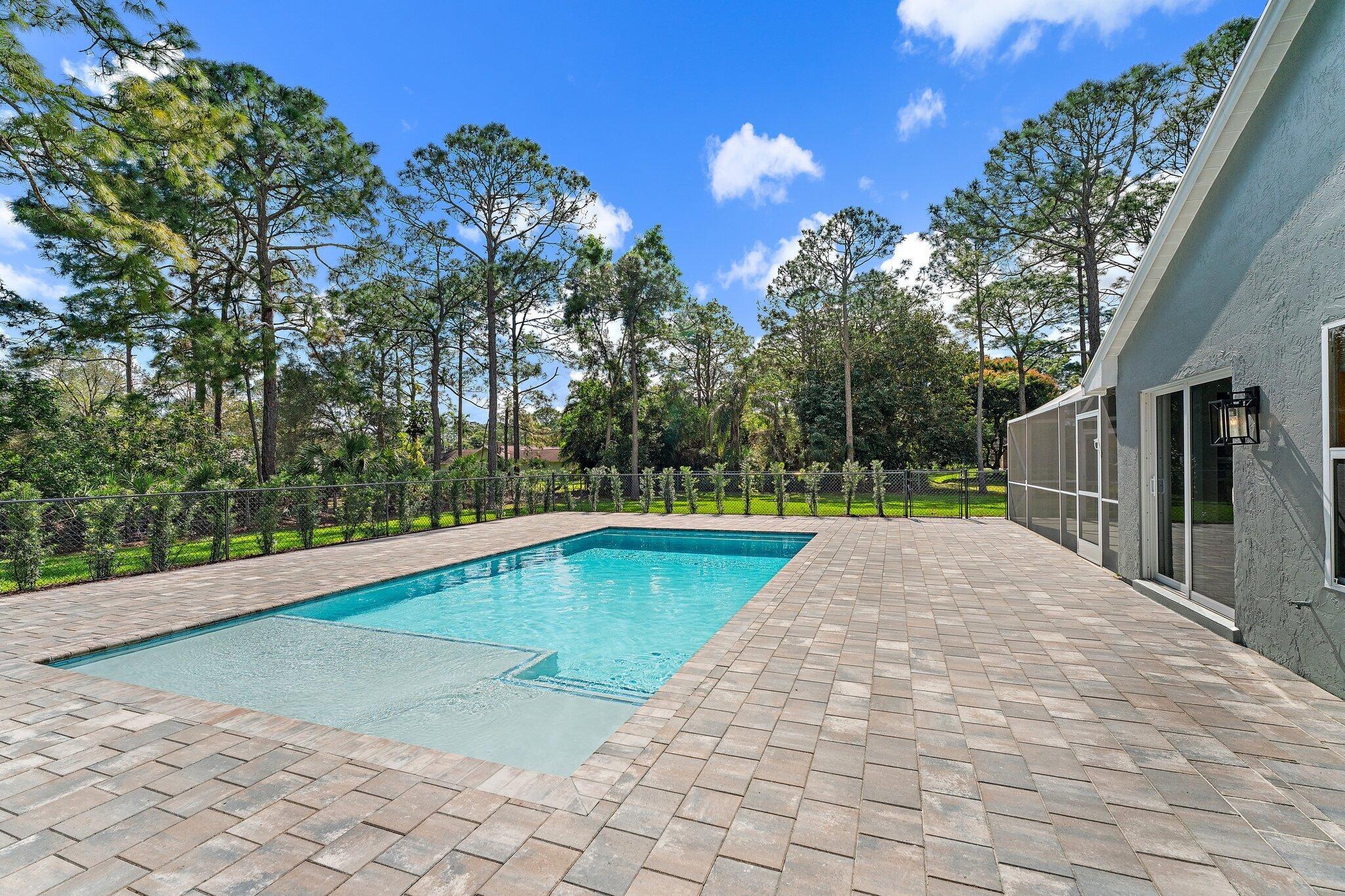 14450 69th Drive N