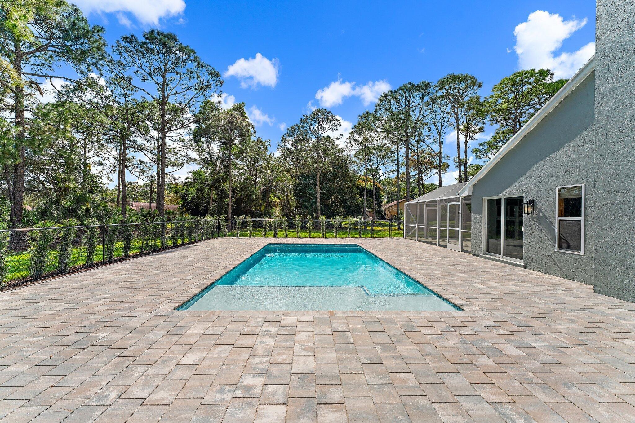 14450 69th Drive N
