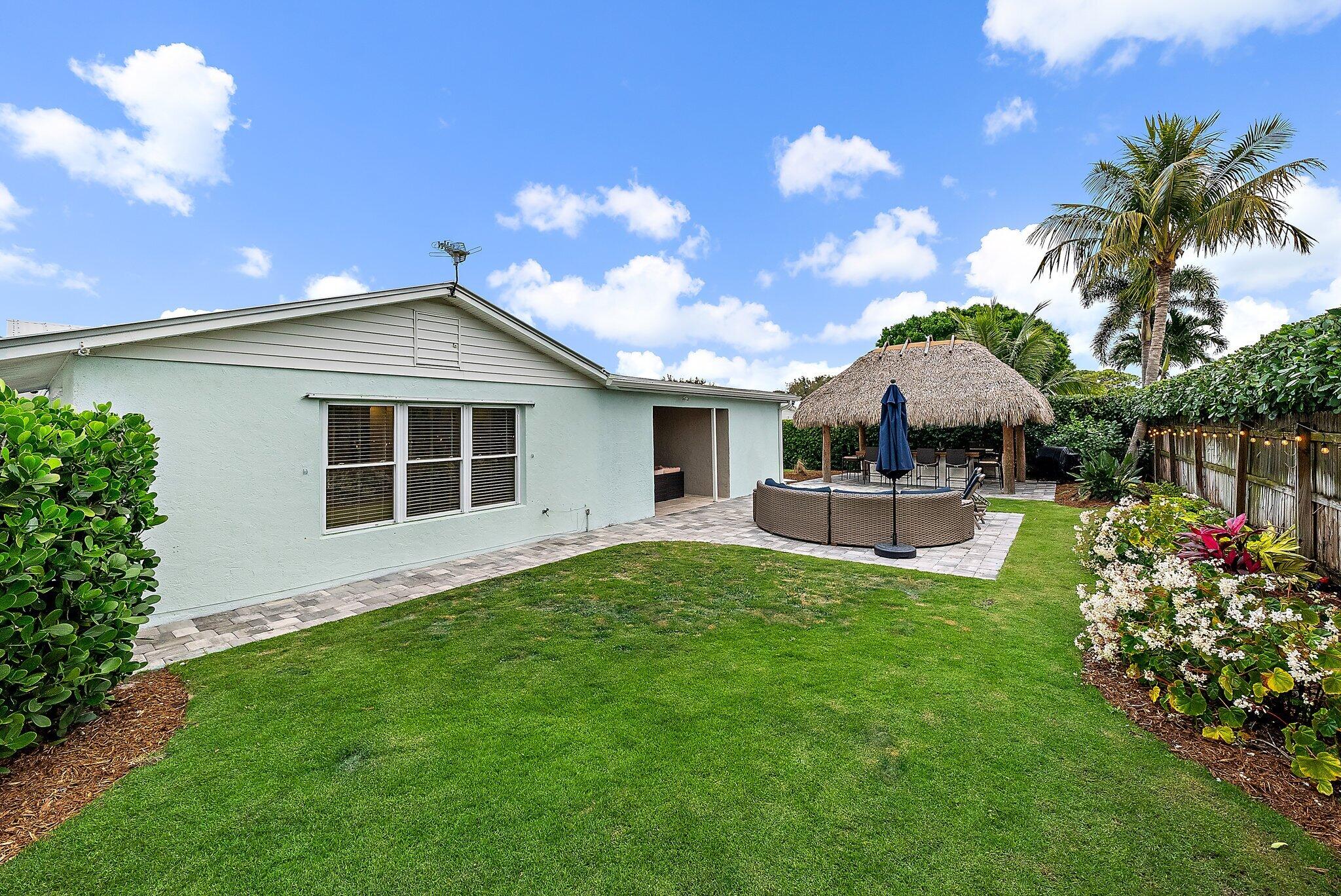 8742 SE Sandcastle Circle