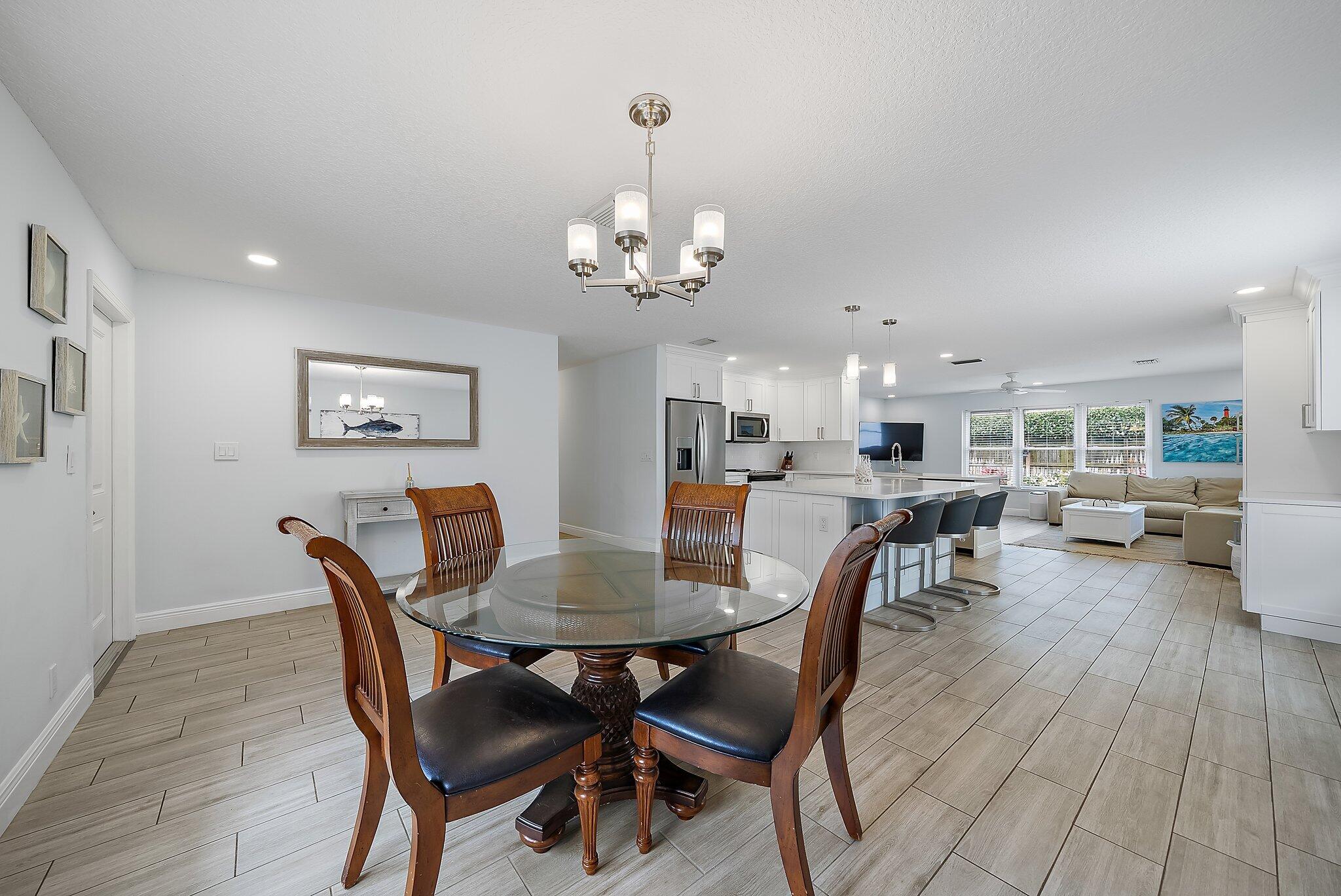 8742 SE Sandcastle Circle