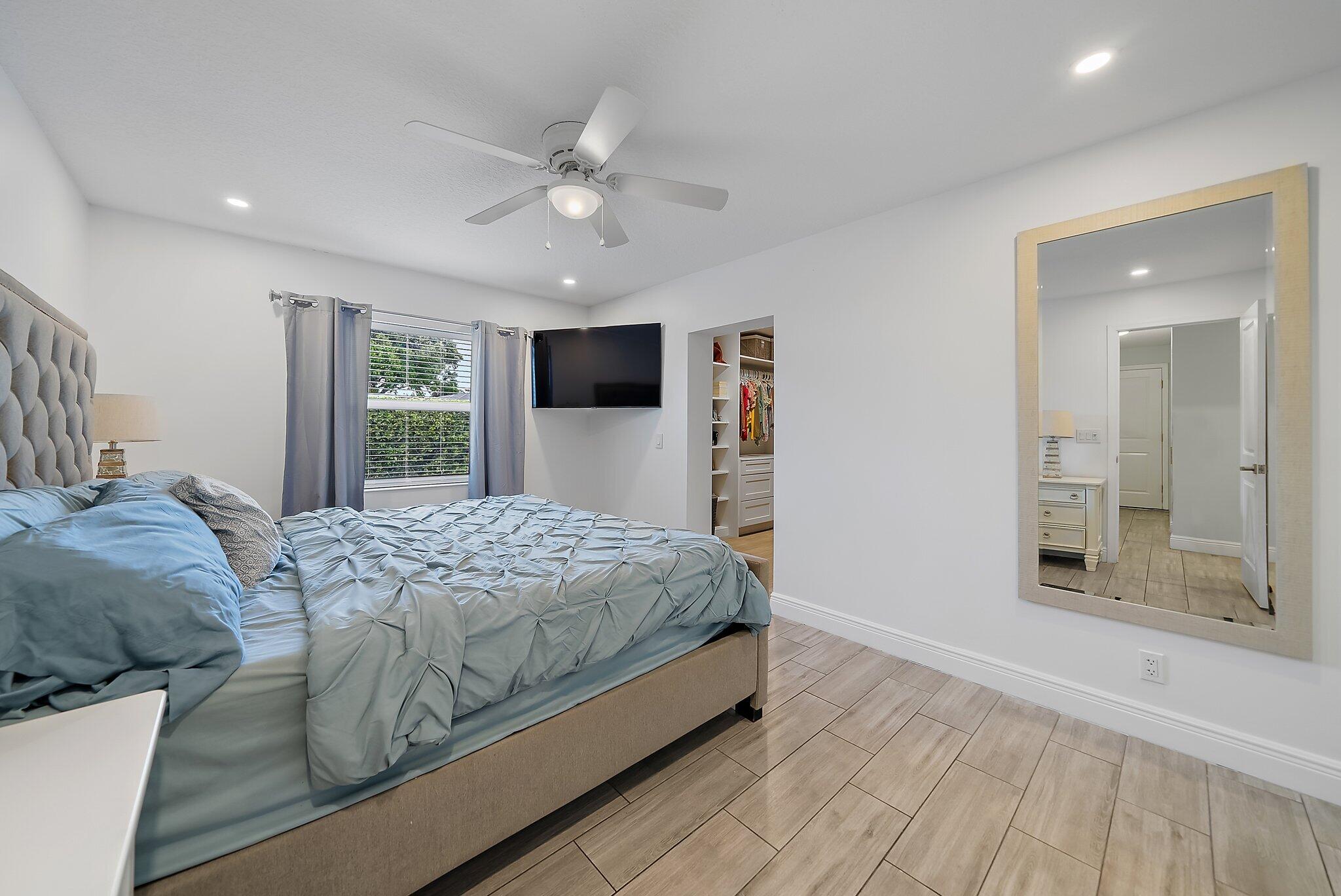 8742 SE Sandcastle Circle