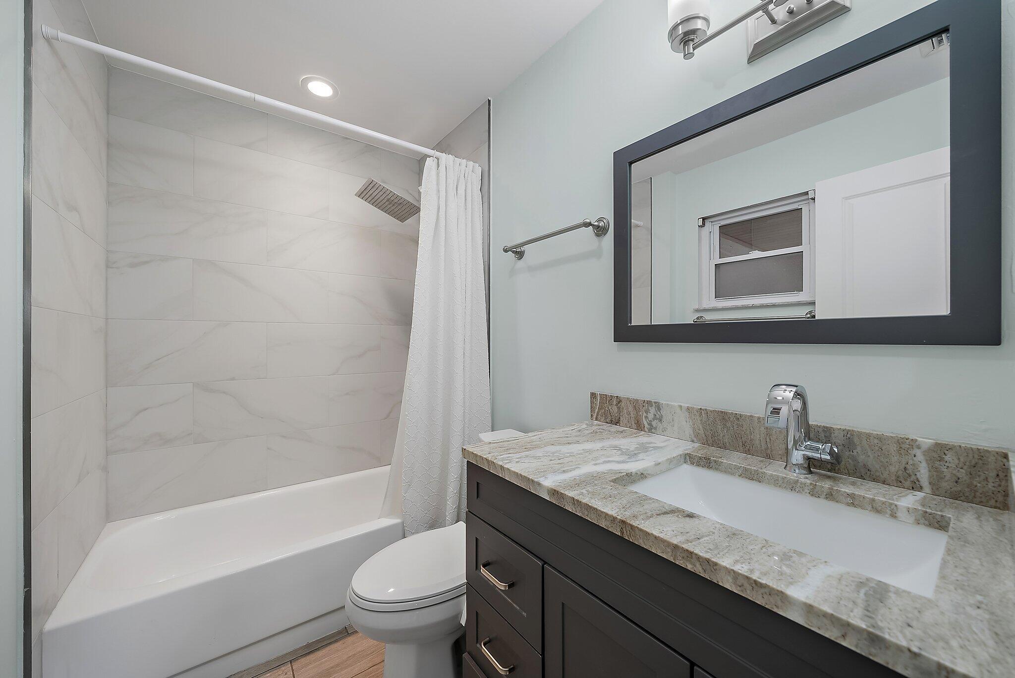 8742 SE Sandcastle Circle