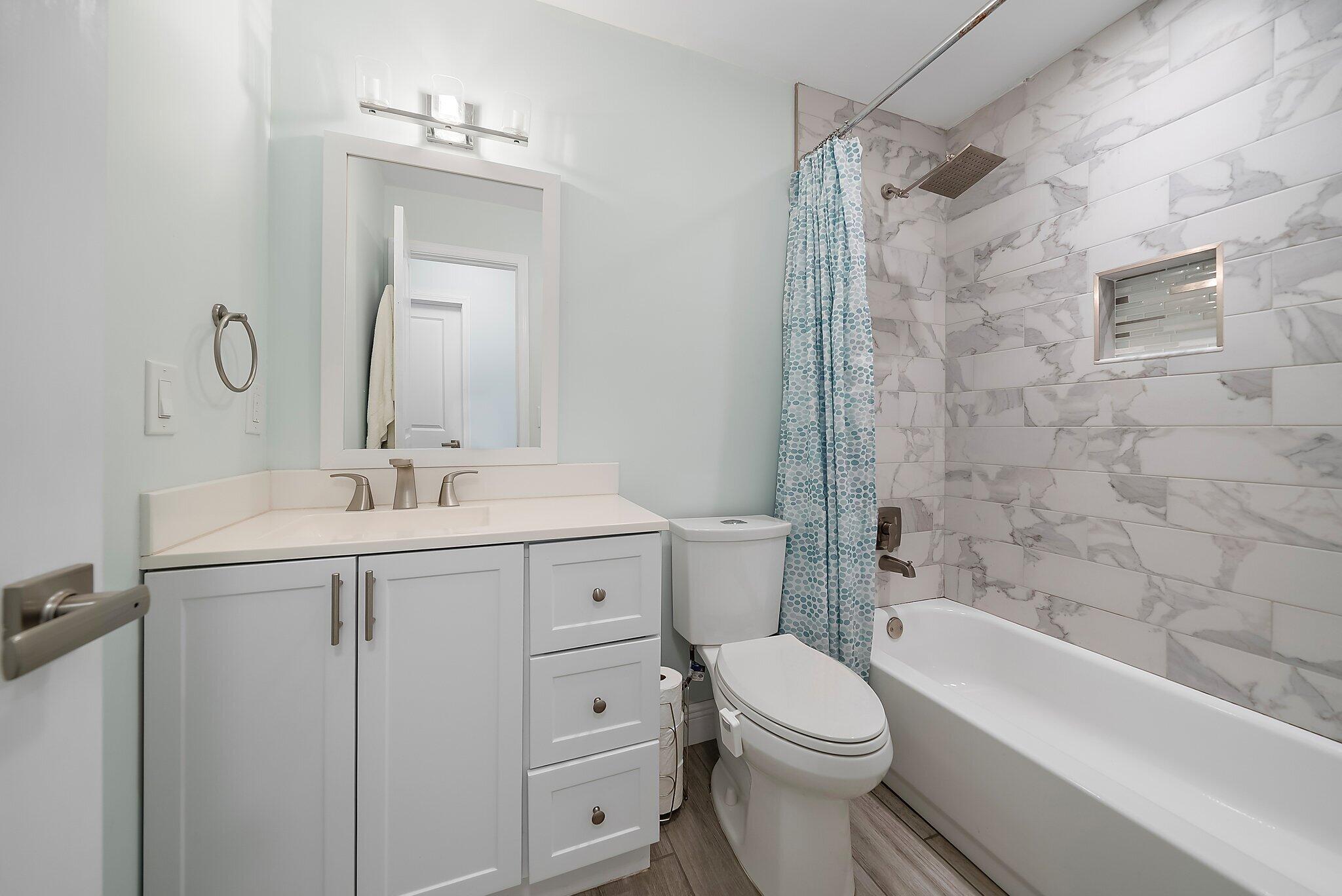 8742 SE Sandcastle Circle