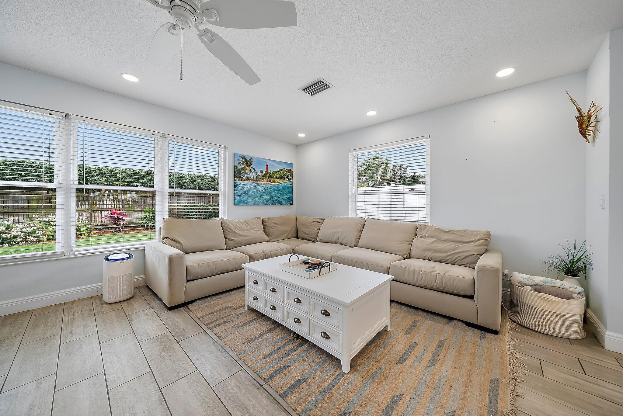 8742 SE Sandcastle Circle